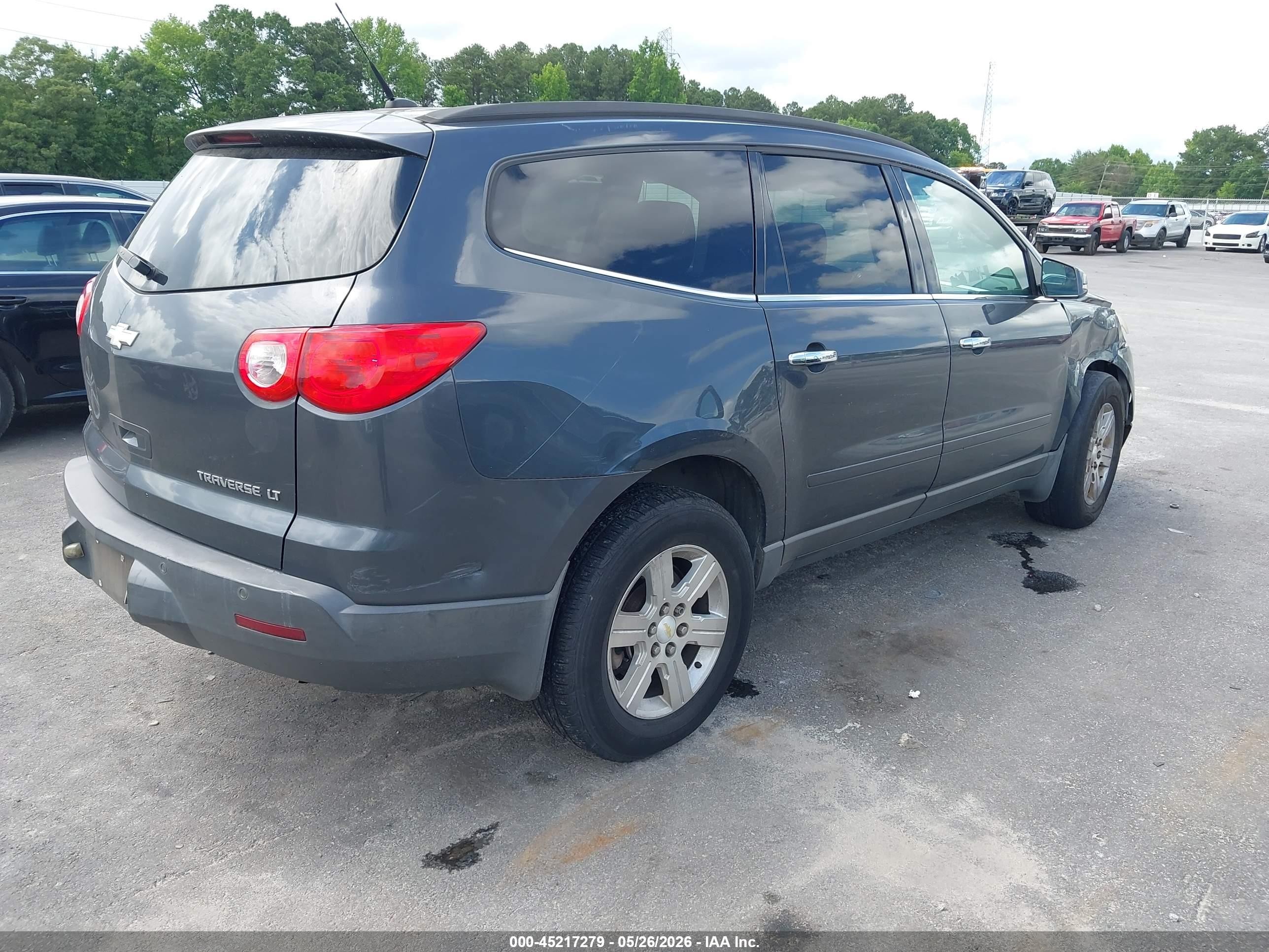 2011 Chevrolet Traverse 1lt Silver vin: 1GNKVGED5BJ293302