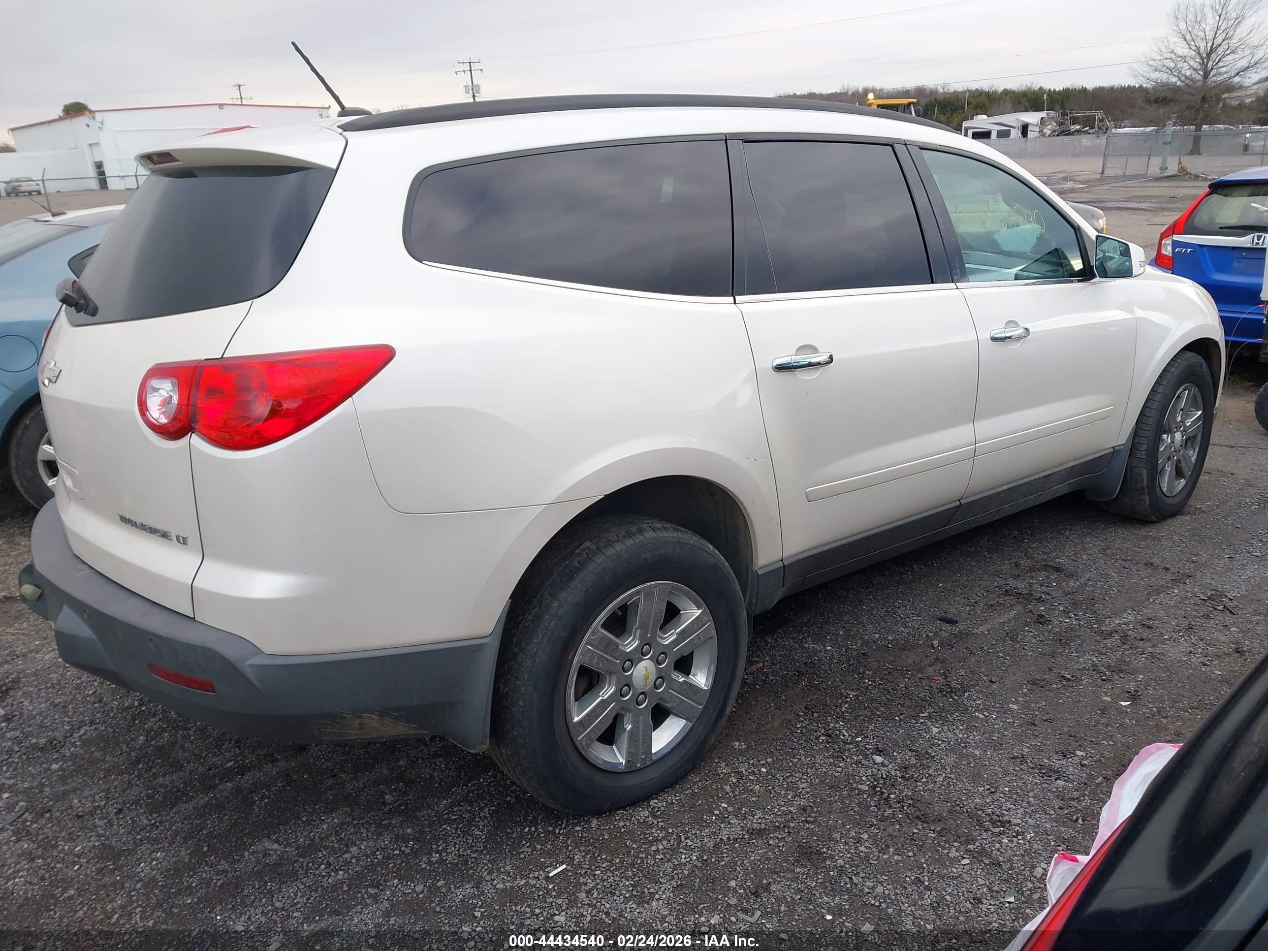 2011 Chevrolet Traverse 1lt White vin: 1GNKVGED6BJ296984
