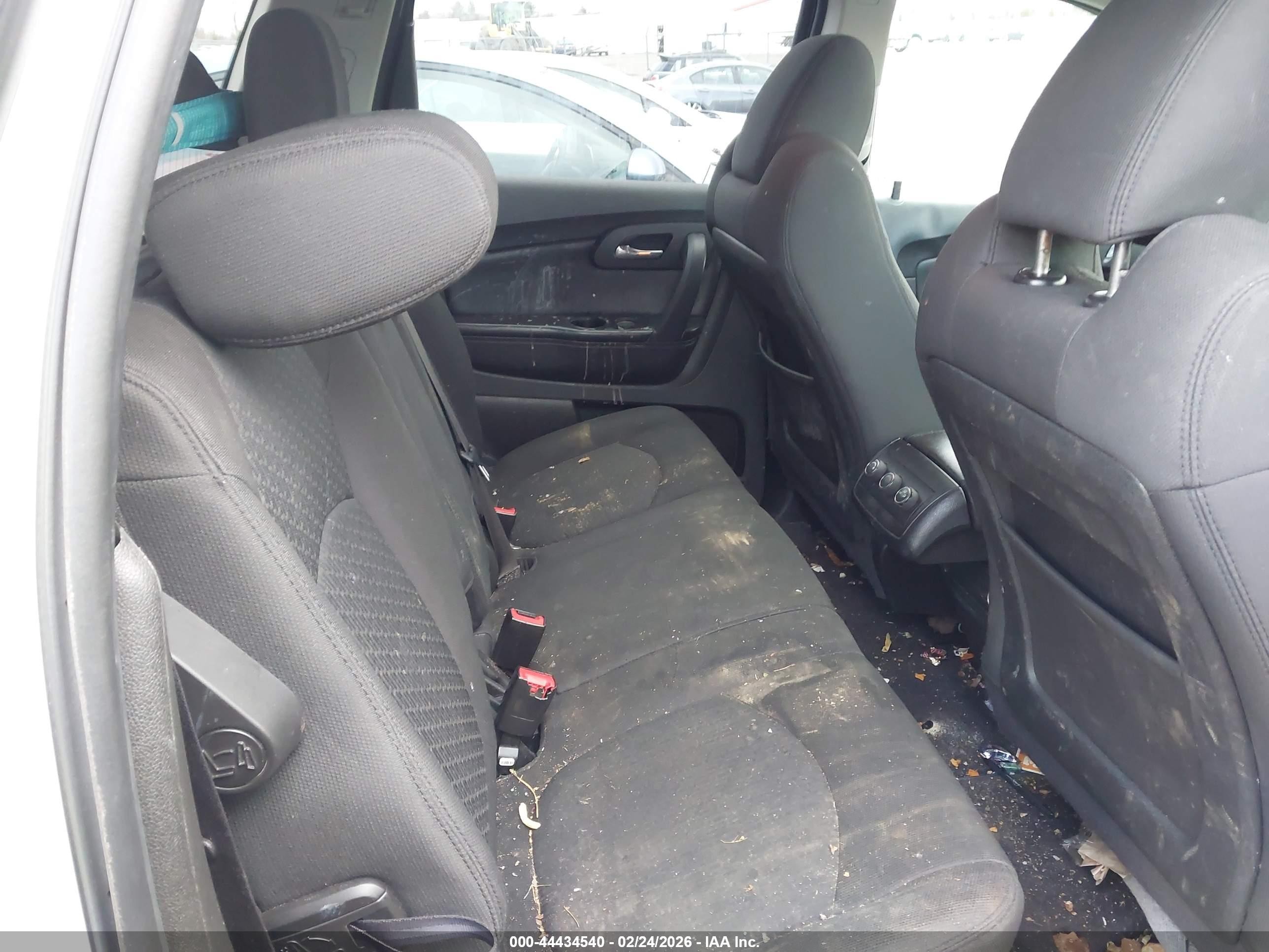2011 Chevrolet Traverse 1lt White vin: 1GNKVGED6BJ296984