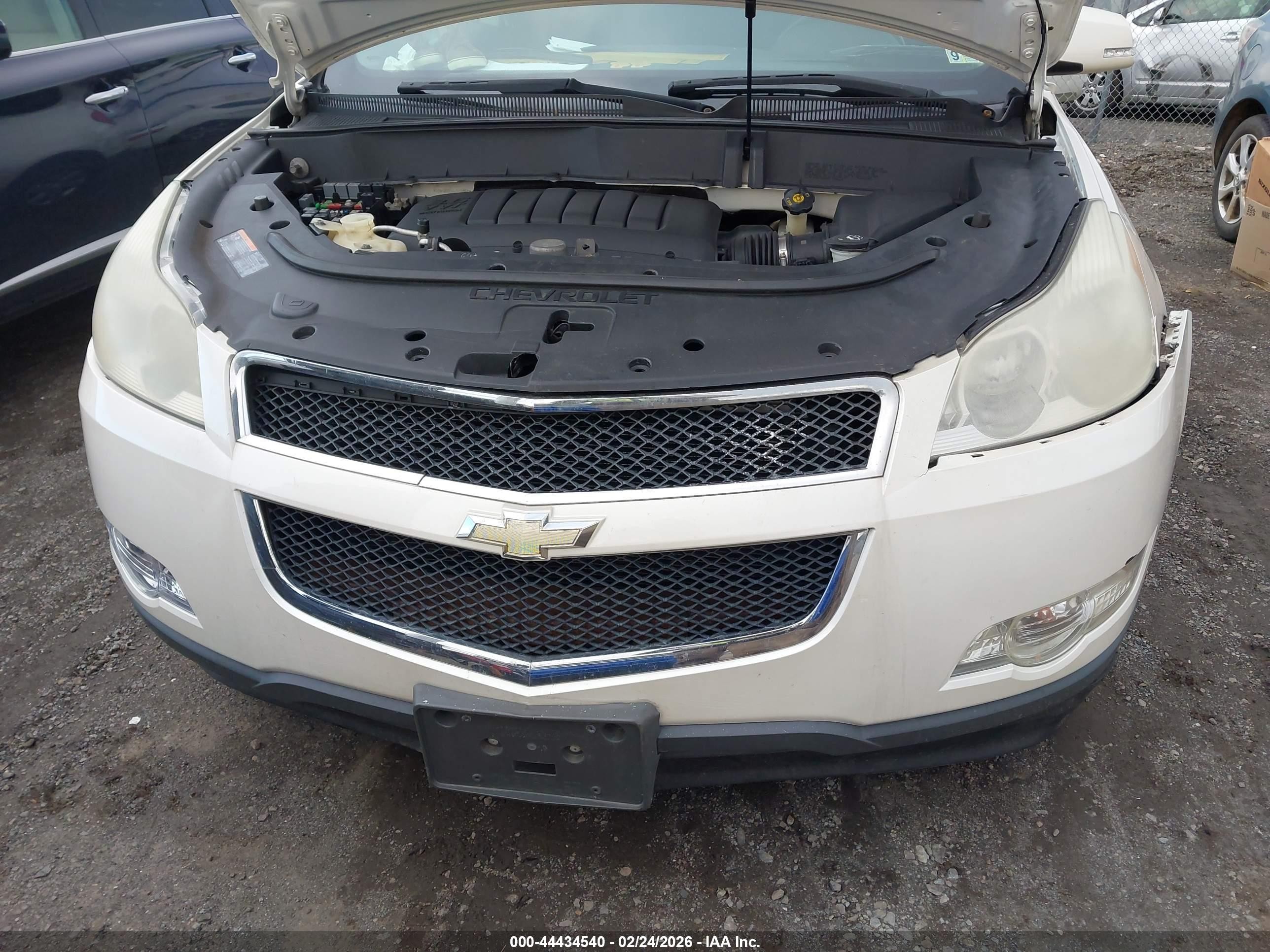 2011 Chevrolet Traverse 1lt White vin: 1GNKVGED6BJ296984