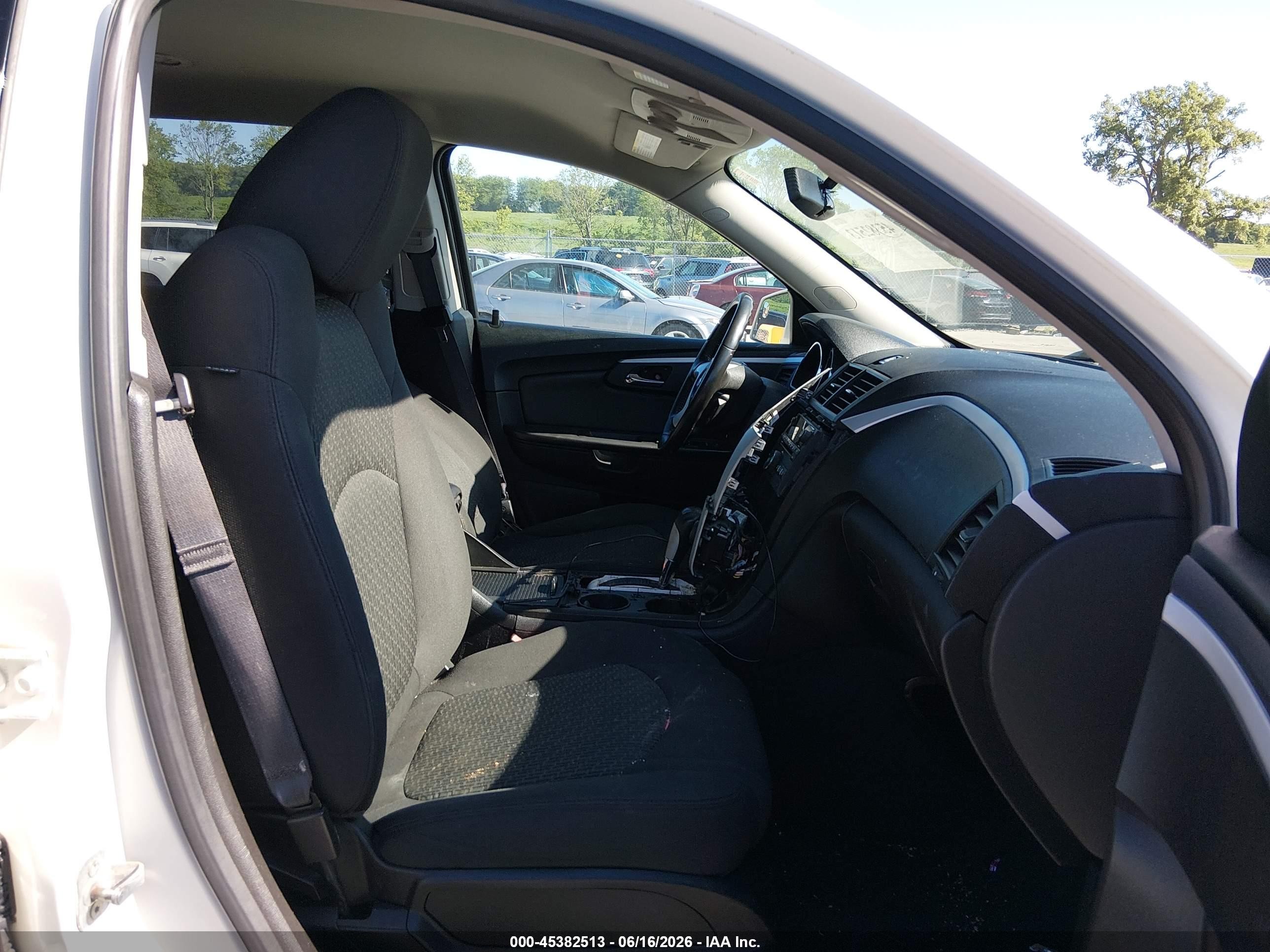 2012 Chevrolet Traverse Lt W/1lt White vin: 1GNKVGED6CJ130997