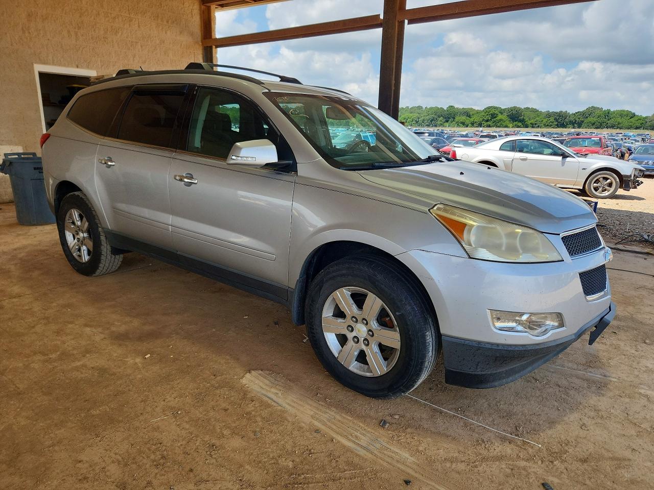 2011 Chevrolet Traverse Lt Silver vin: 1GNKVGED8BJ150182