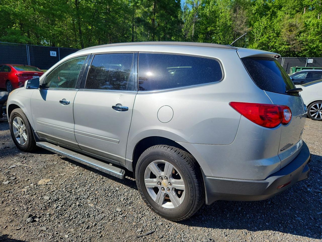 2011 Chevrolet Traverse Lt Silver vin: 1GNKVGED8BJ217458