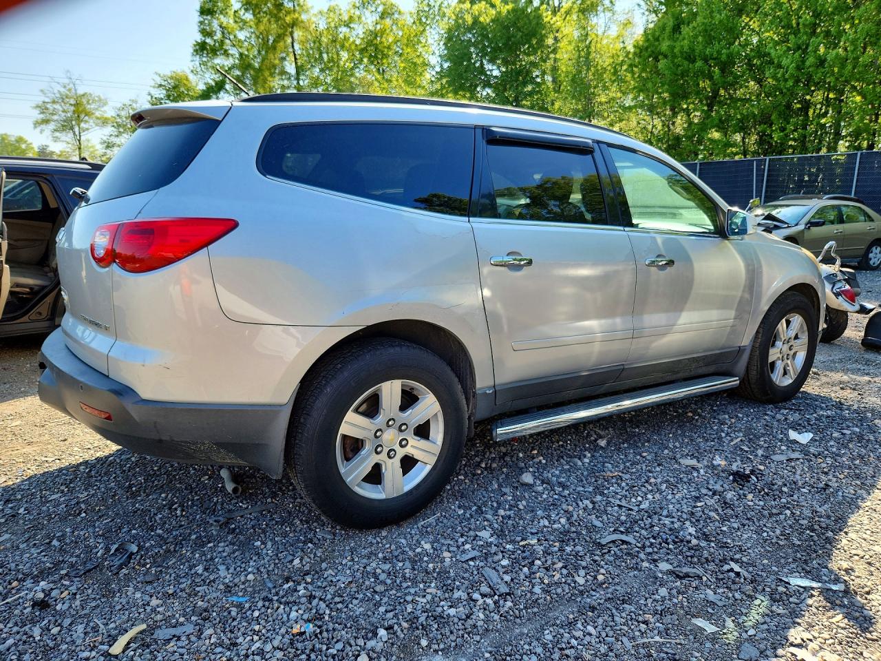 2011 Chevrolet Traverse Lt Silver vin: 1GNKVGED8BJ217458