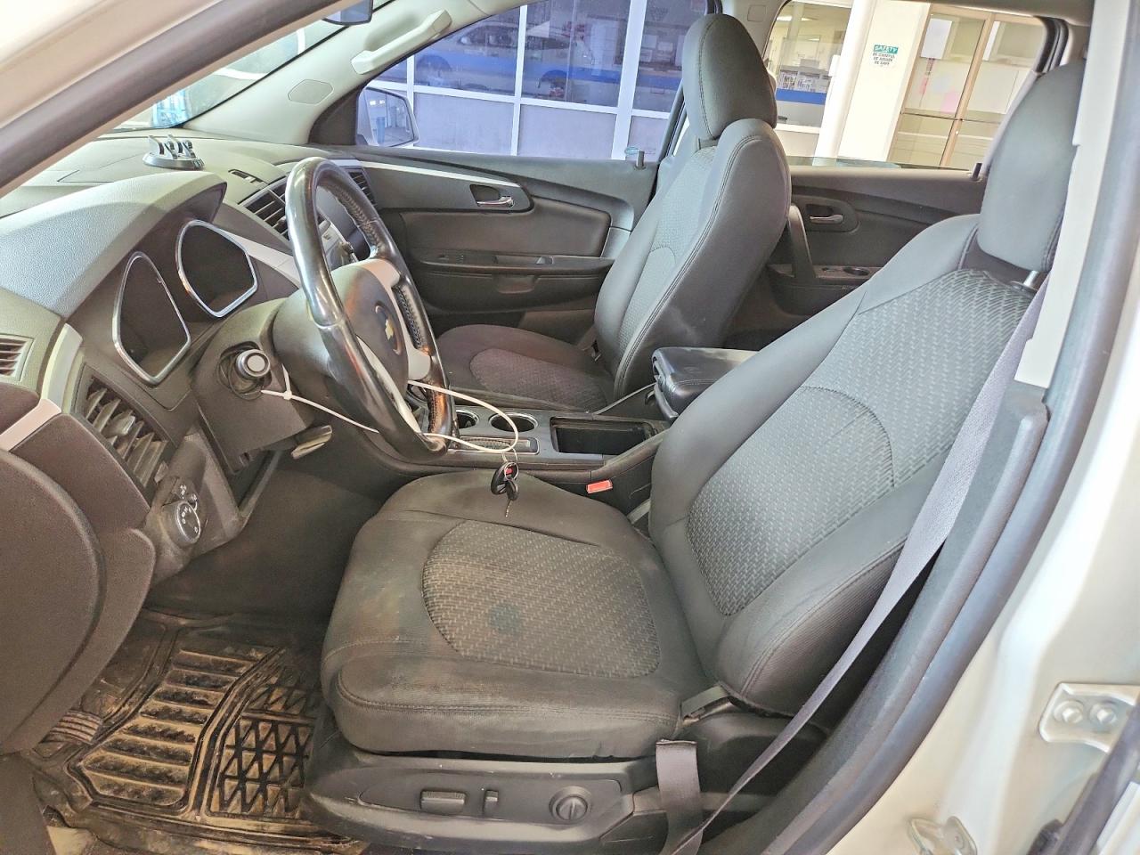 2012 Chevrolet Traverse Lt Белый vin: 1GNKVGED9CJ327825
