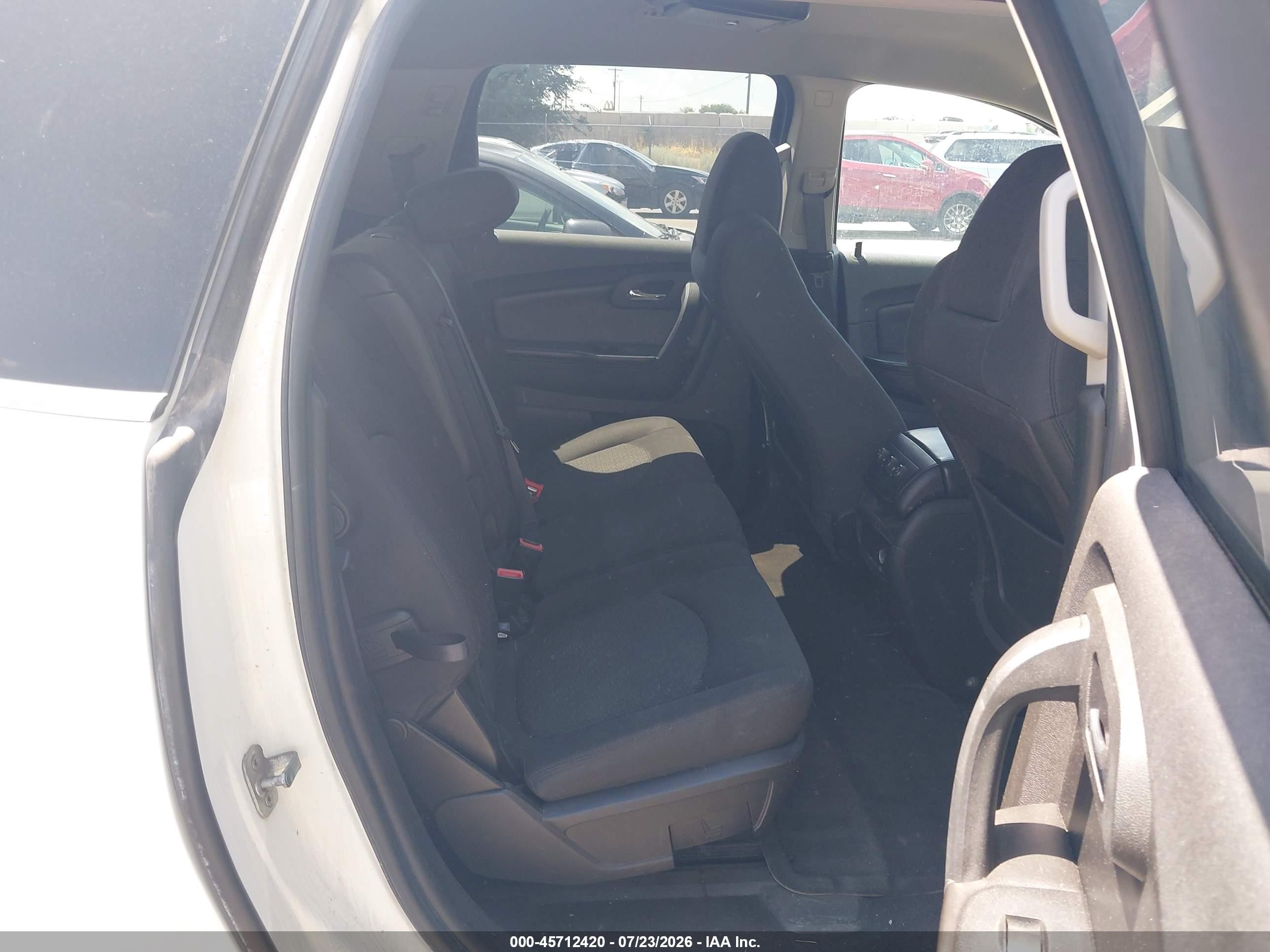2011 Chevrolet Traverse 1lt White vin: 1GNKVGEDXBJ132718