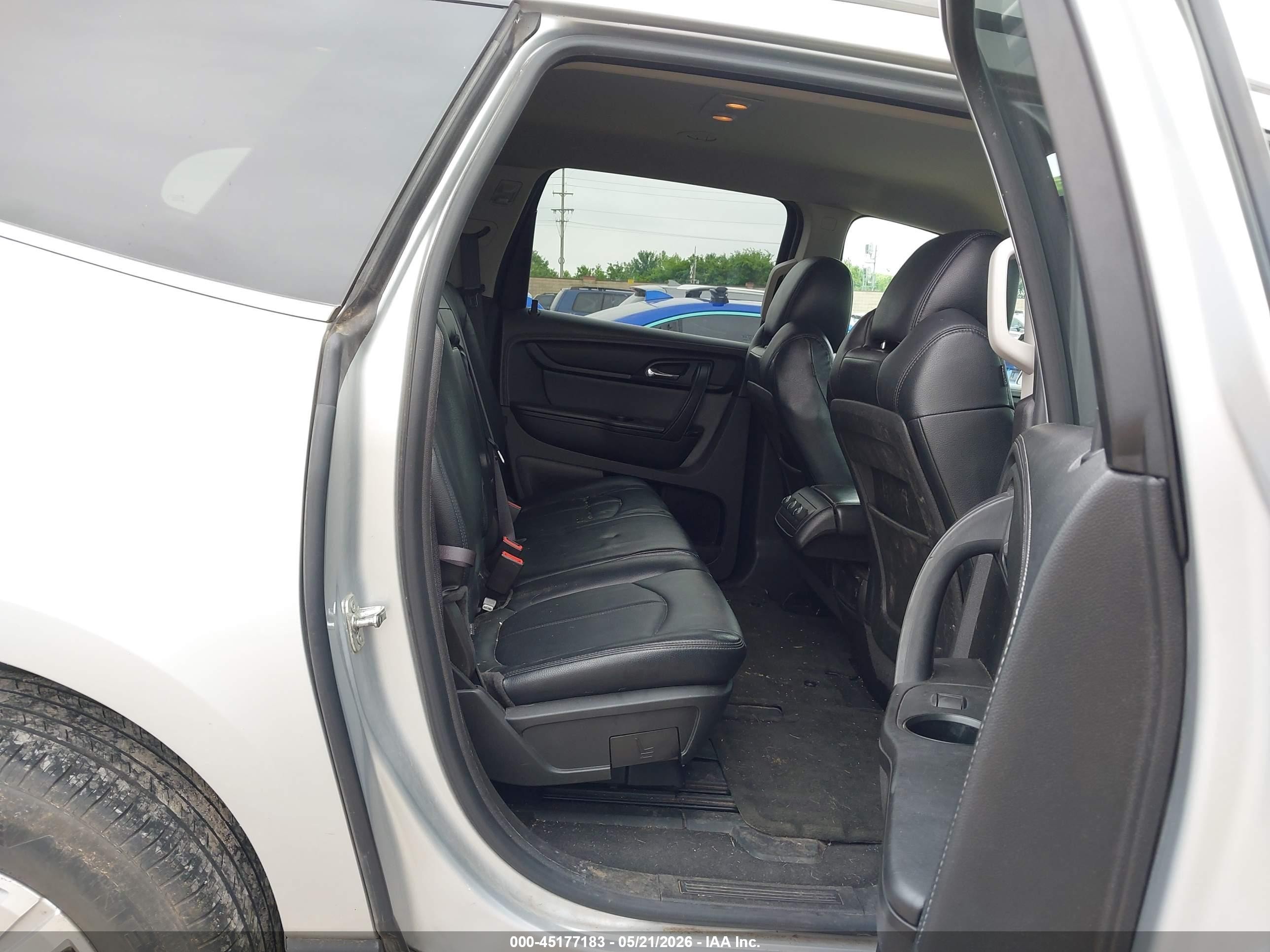 2013 Chevrolet Traverse 1lt Silver vin: 1GNKVGKD0DJ214755