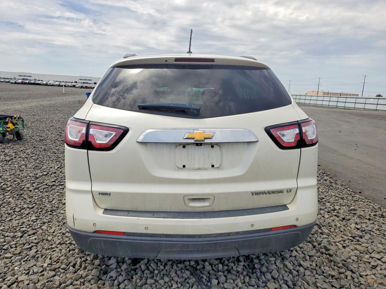 2014 Chevrolet Traverse Lt White vin: 1GNKVGKD0EJ165297