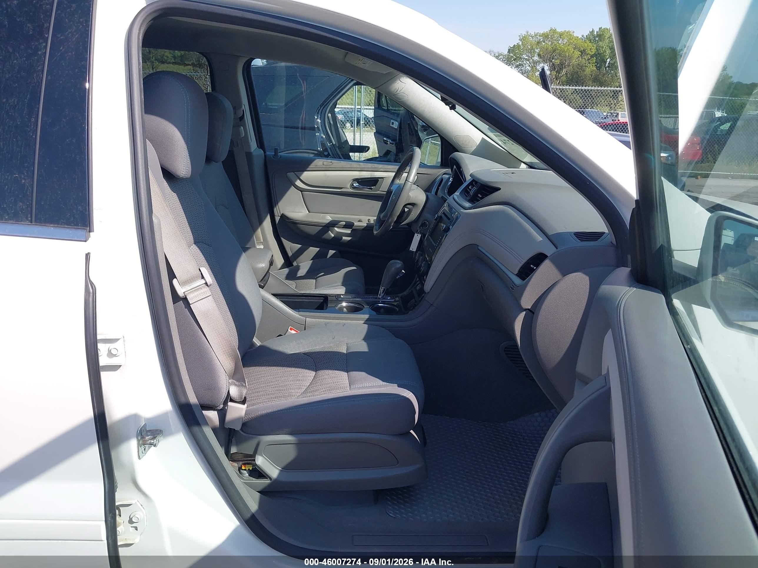 2015 Chevrolet Traverse Lt White vin: 1GNKVGKD0FJ294710