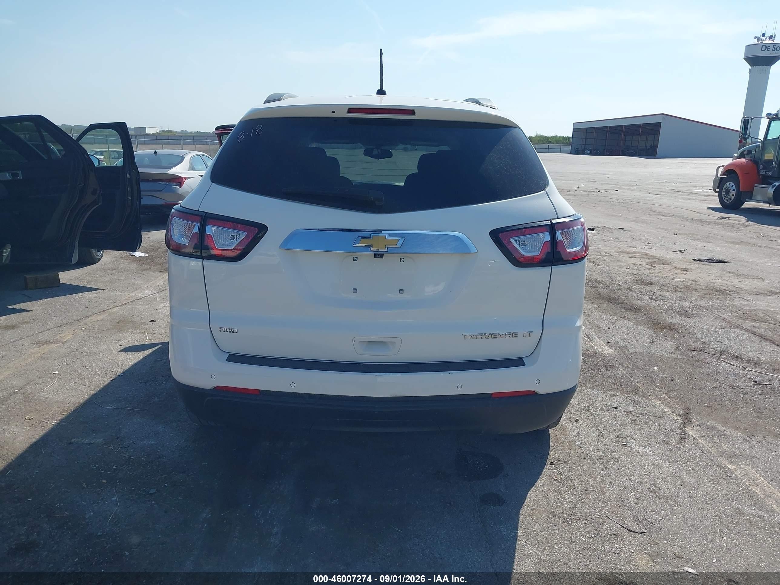 2015 Chevrolet Traverse Lt White vin: 1GNKVGKD0FJ294710