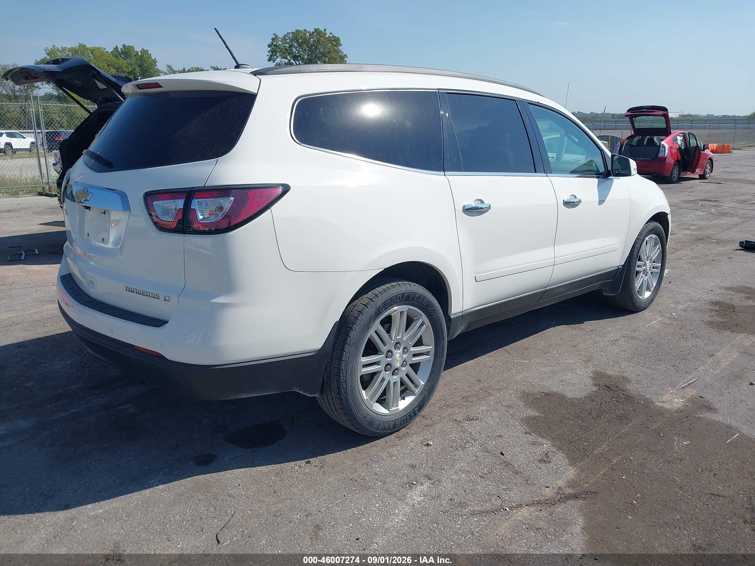 2015 Chevrolet Traverse Lt White vin: 1GNKVGKD0FJ294710