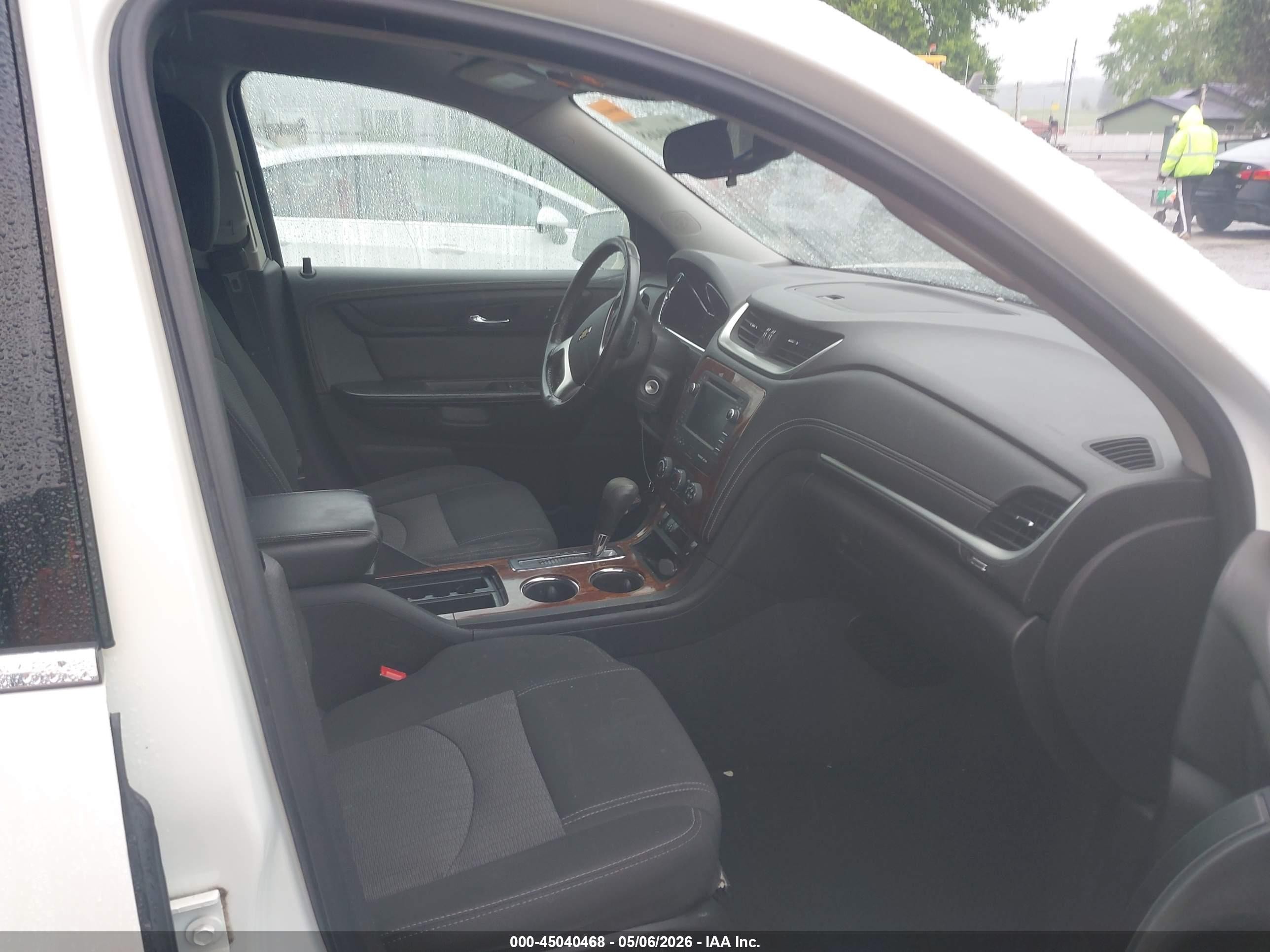 2014 Chevrolet Traverse 1lt White vin: 1GNKVGKD1EJ337059
