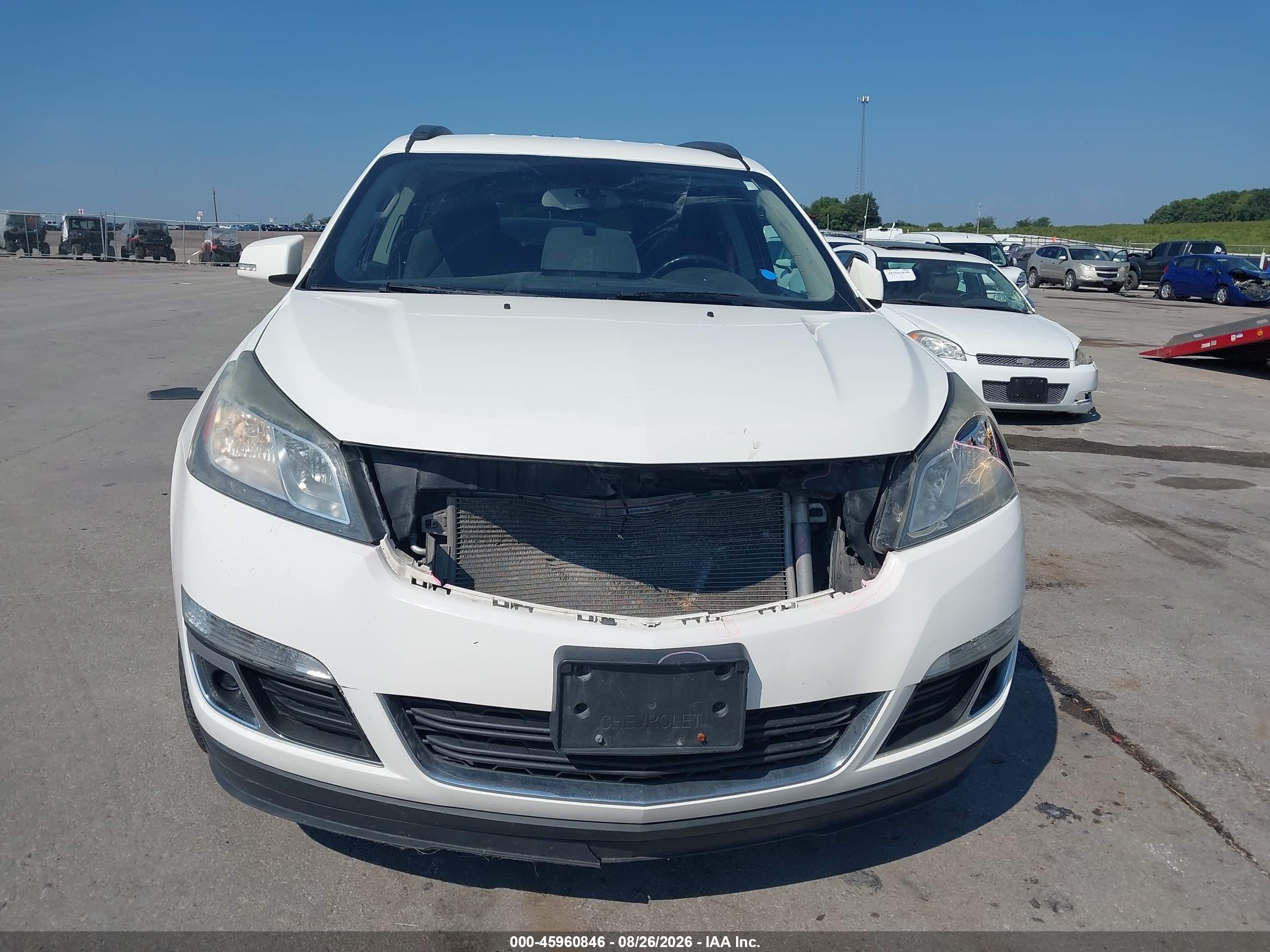 2015 Chevrolet Traverse Lt White vin: 1GNKVGKD1FJ311613
