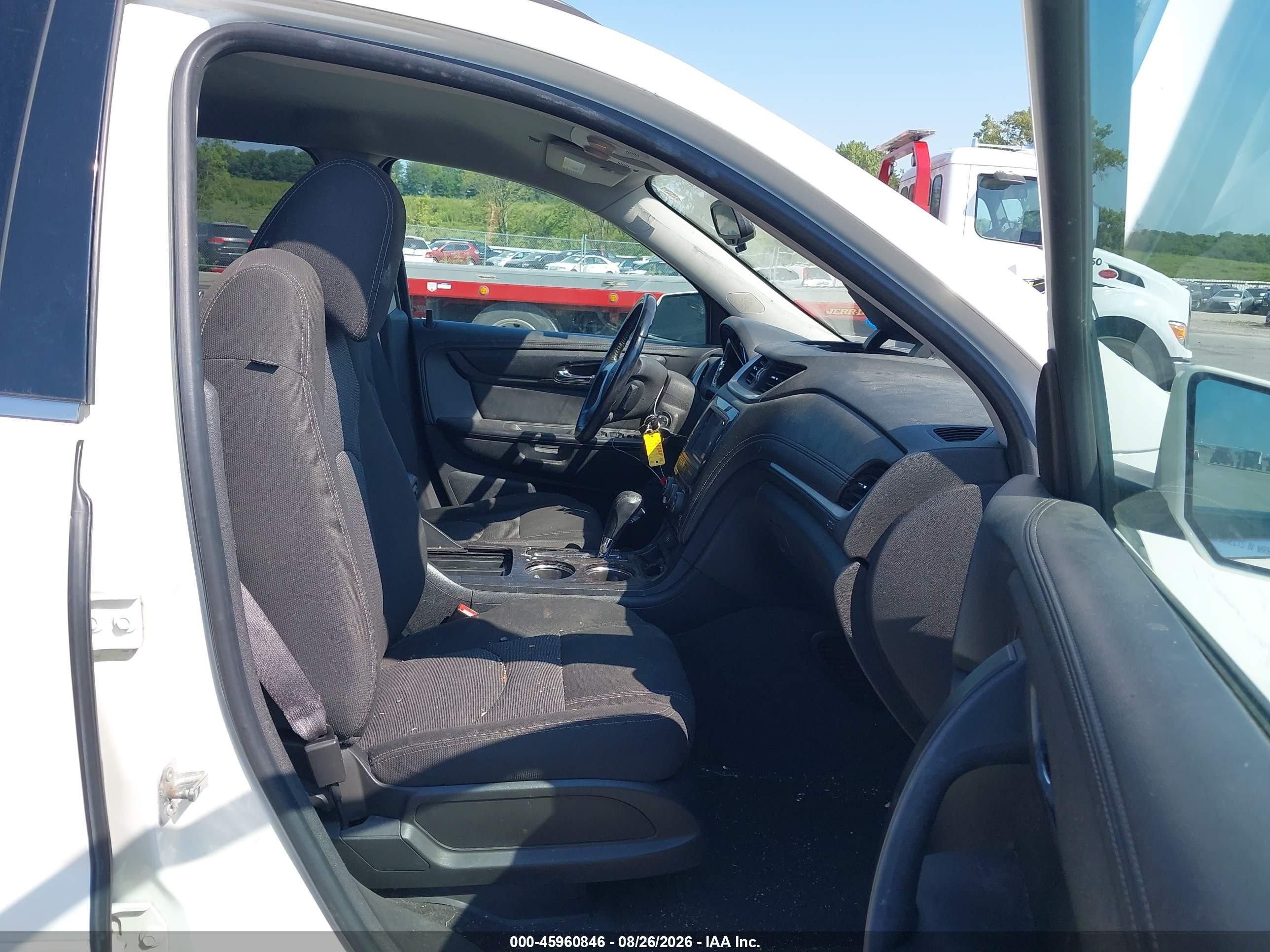 2015 Chevrolet Traverse Lt White vin: 1GNKVGKD1FJ311613