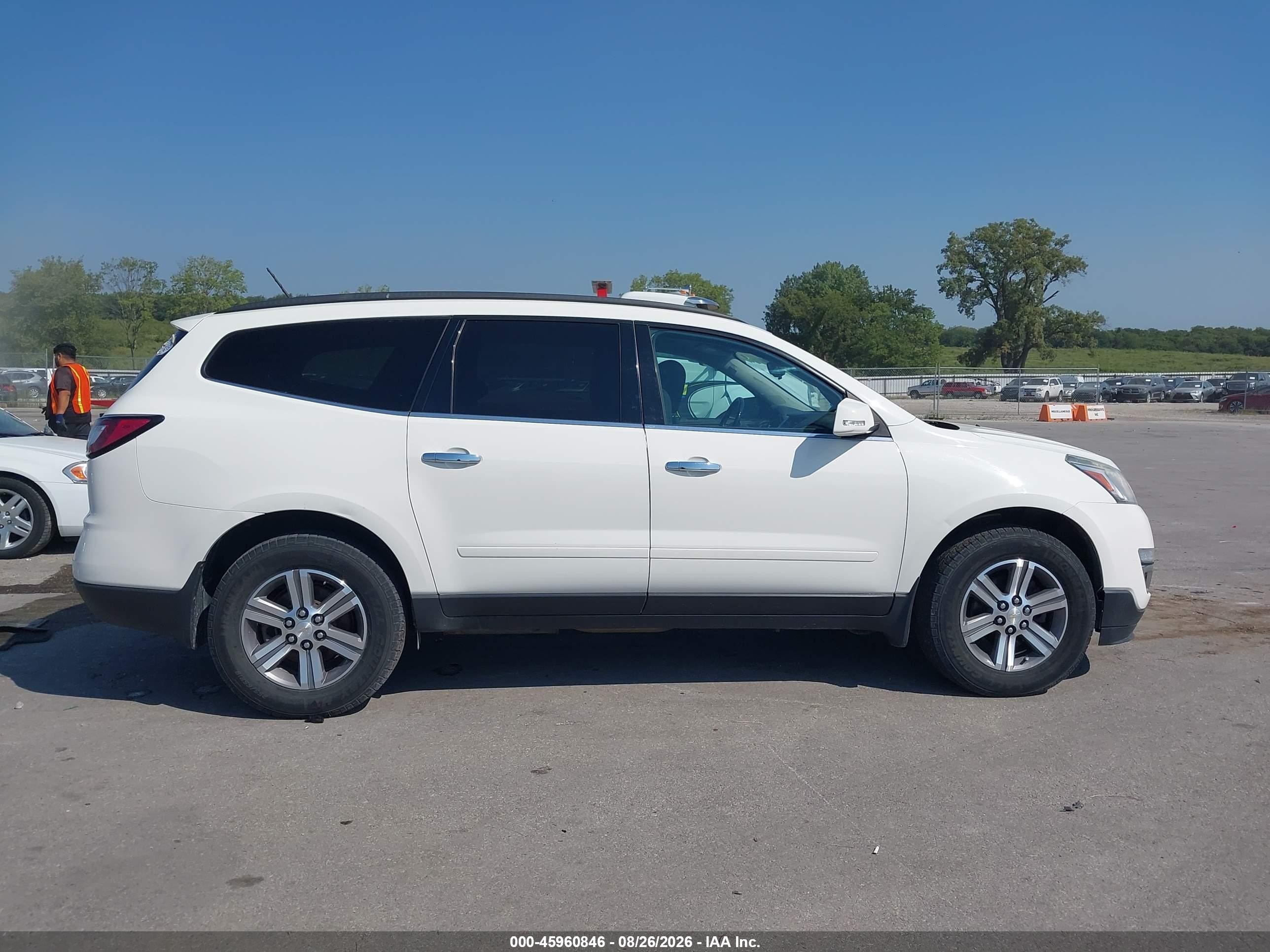 2015 Chevrolet Traverse Lt White vin: 1GNKVGKD1FJ311613