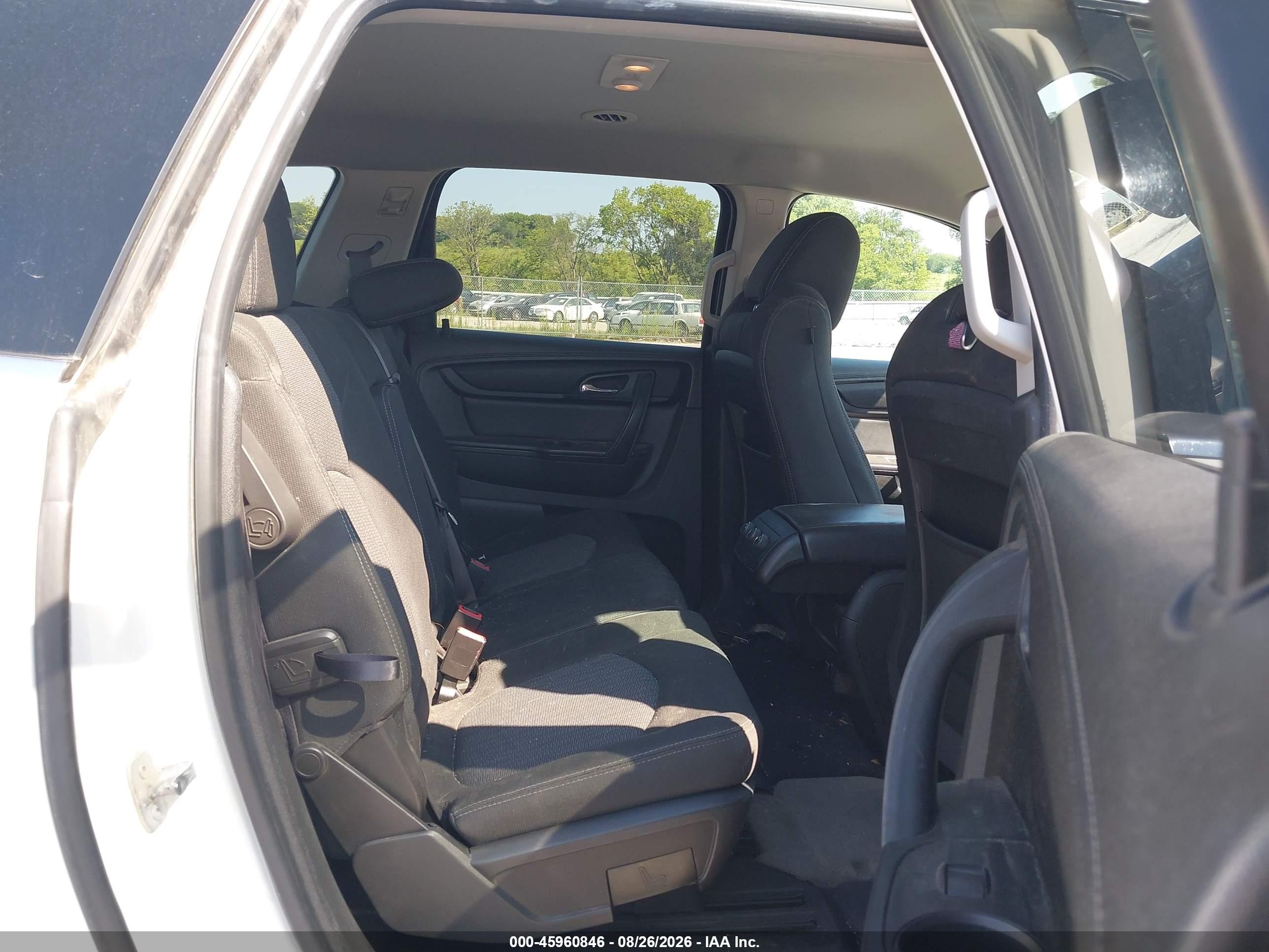 2015 Chevrolet Traverse Lt White vin: 1GNKVGKD1FJ311613