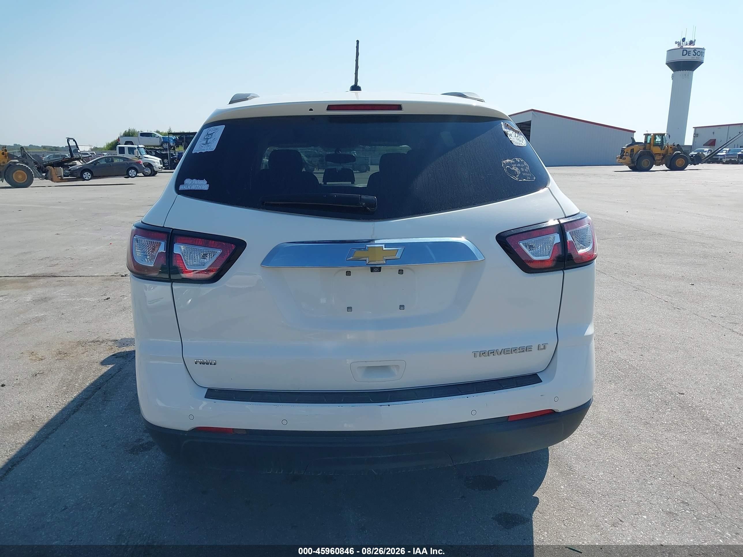 2015 Chevrolet Traverse Lt White vin: 1GNKVGKD1FJ311613