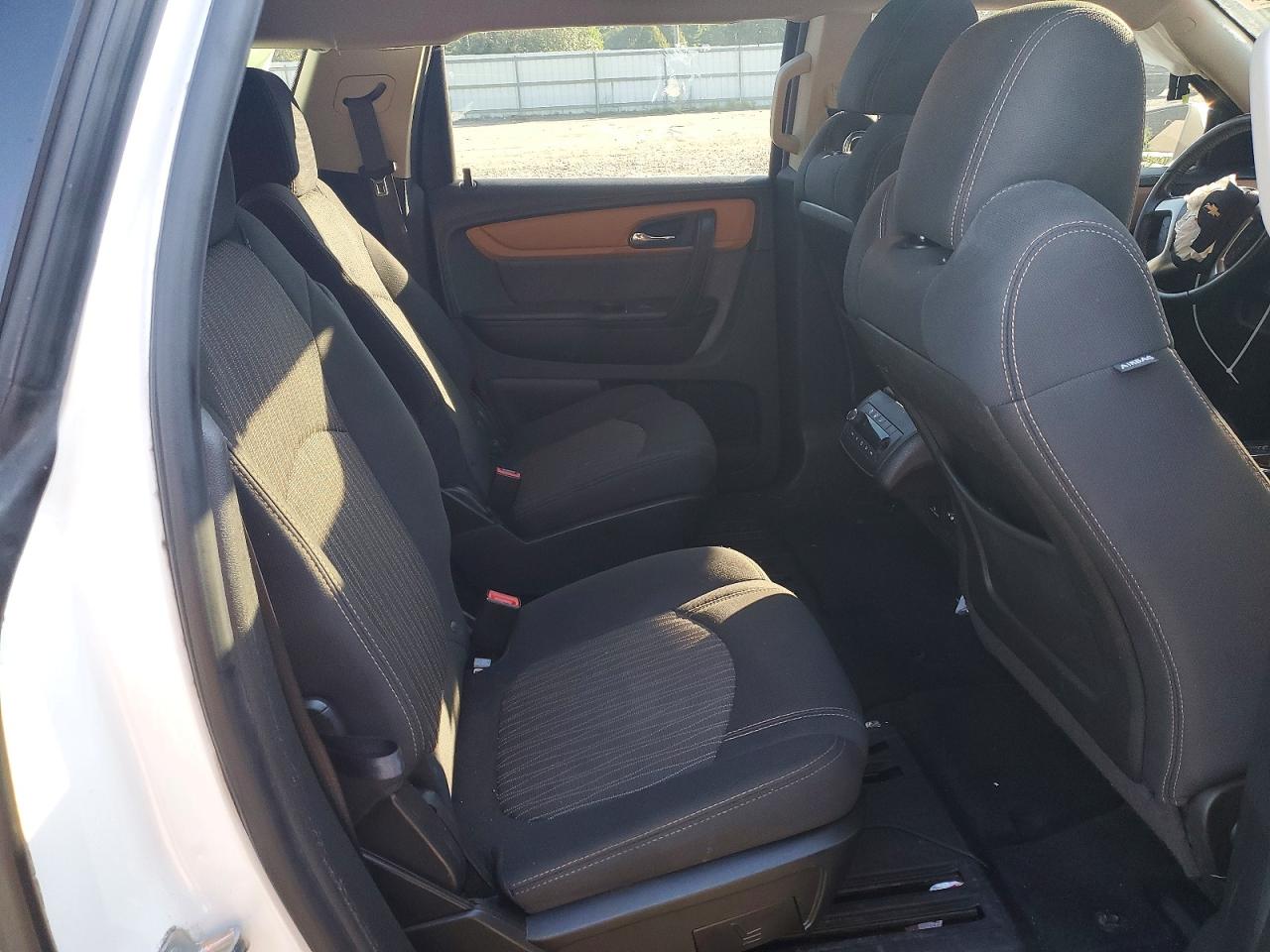 2013 Chevrolet Traverse Lt White vin: 1GNKVGKD2DJ165705