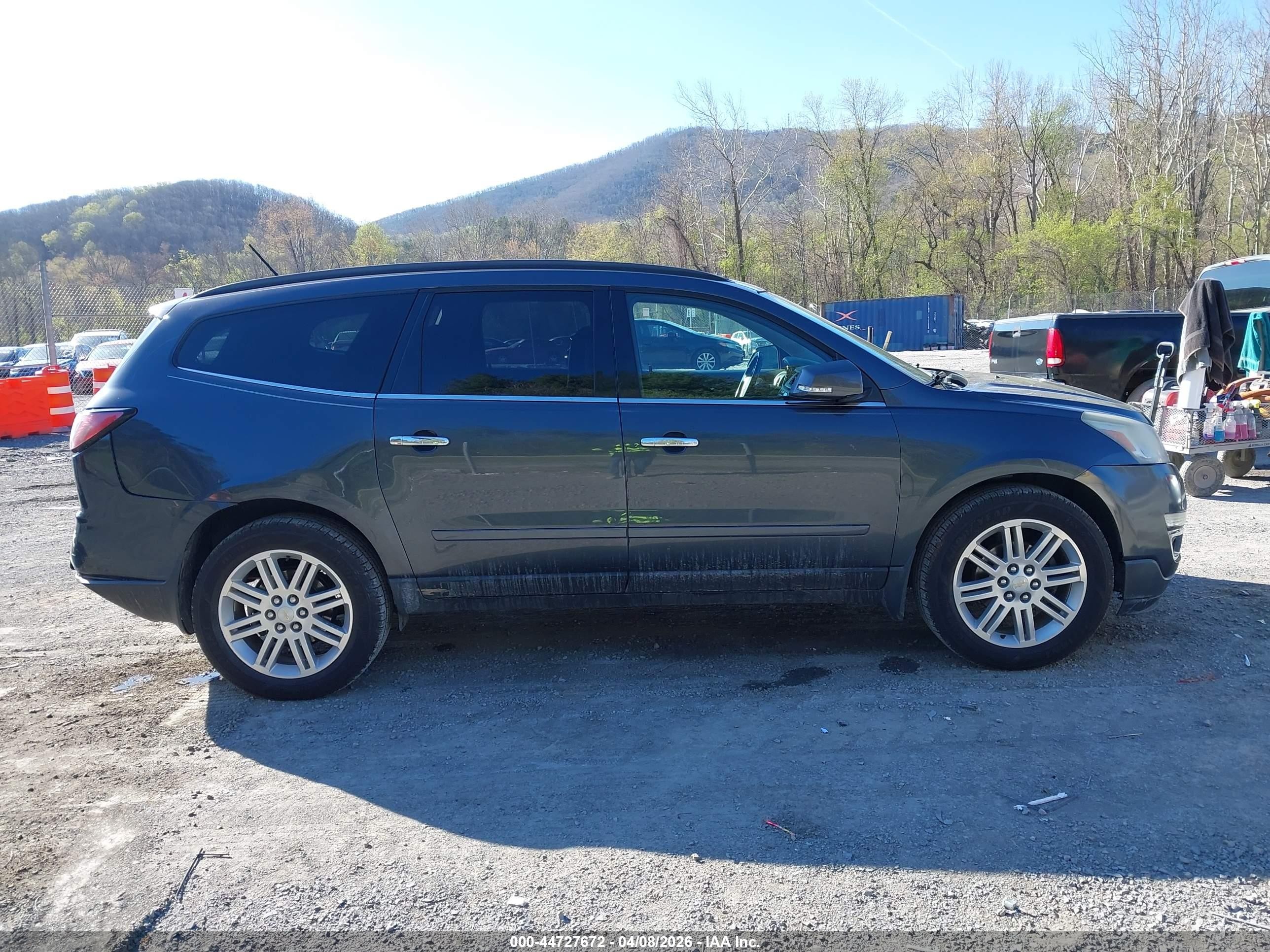 2014 Chevrolet Traverse 1lt Gray vin: 1GNKVGKD2EJ100869