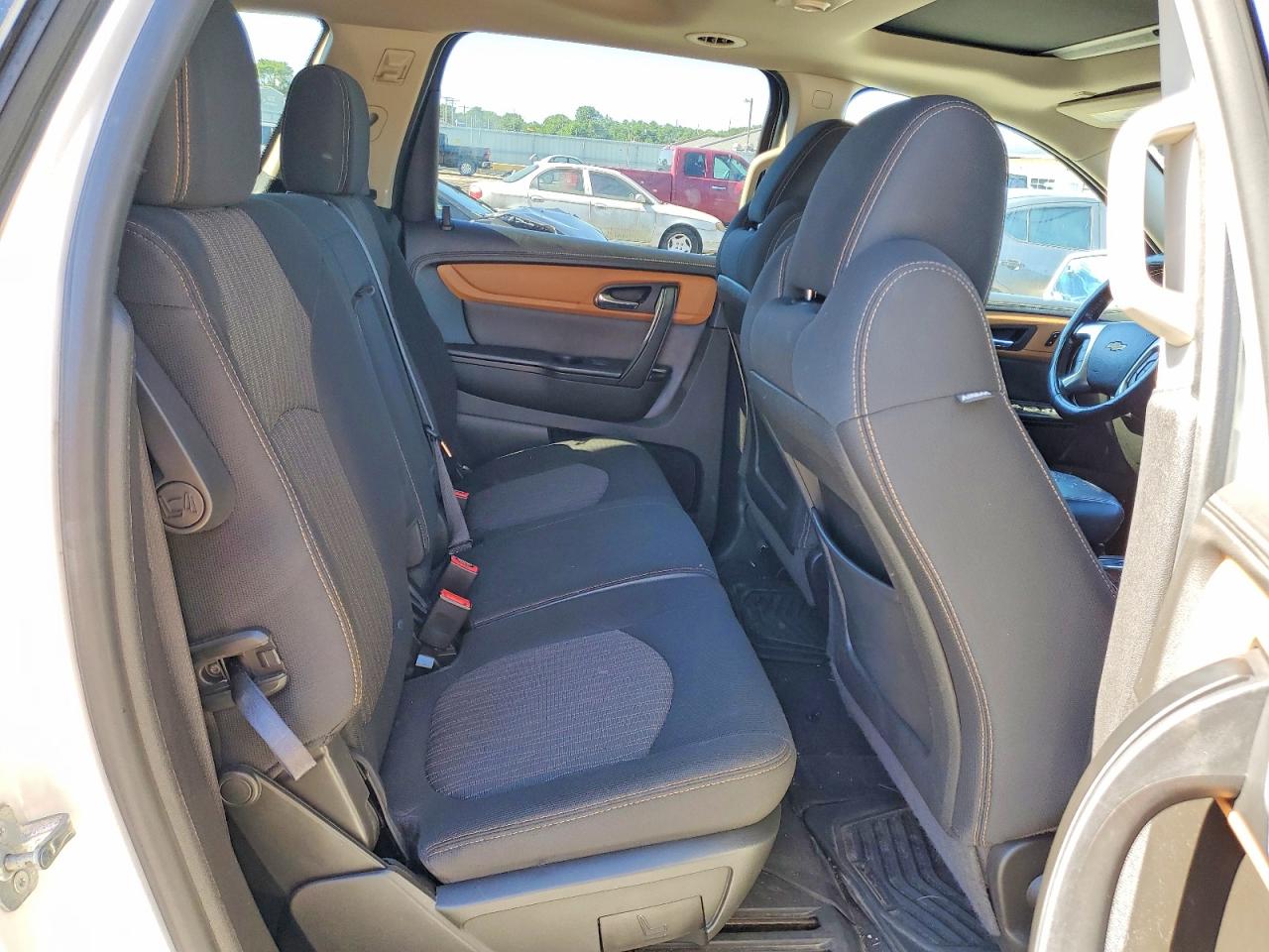 2014 Chevrolet Traverse Lt White vin: 1GNKVGKD2EJ105425