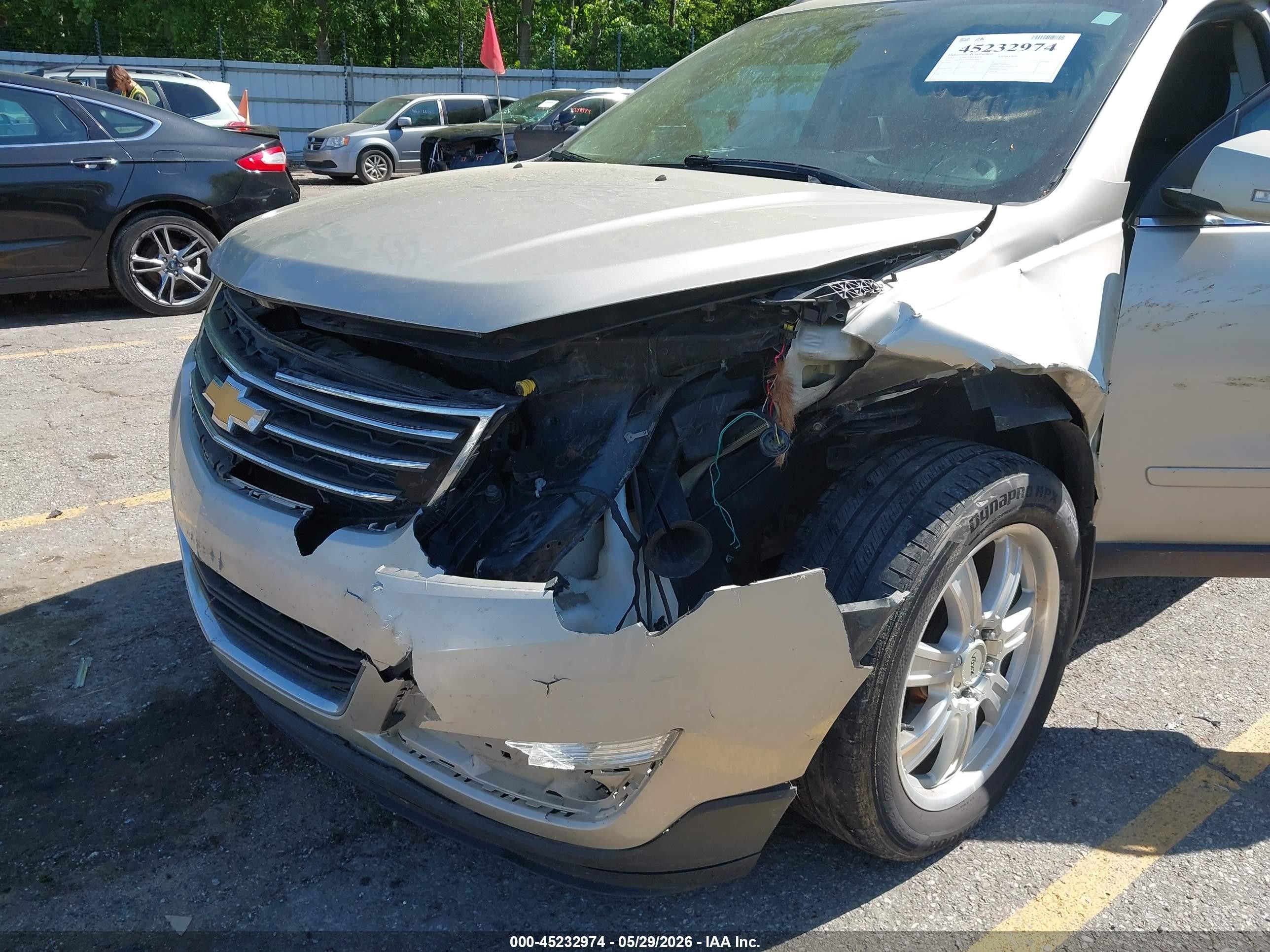 2017 Chevrolet Traverse 1lt Silver vin: 1GNKVGKD2HJ184146