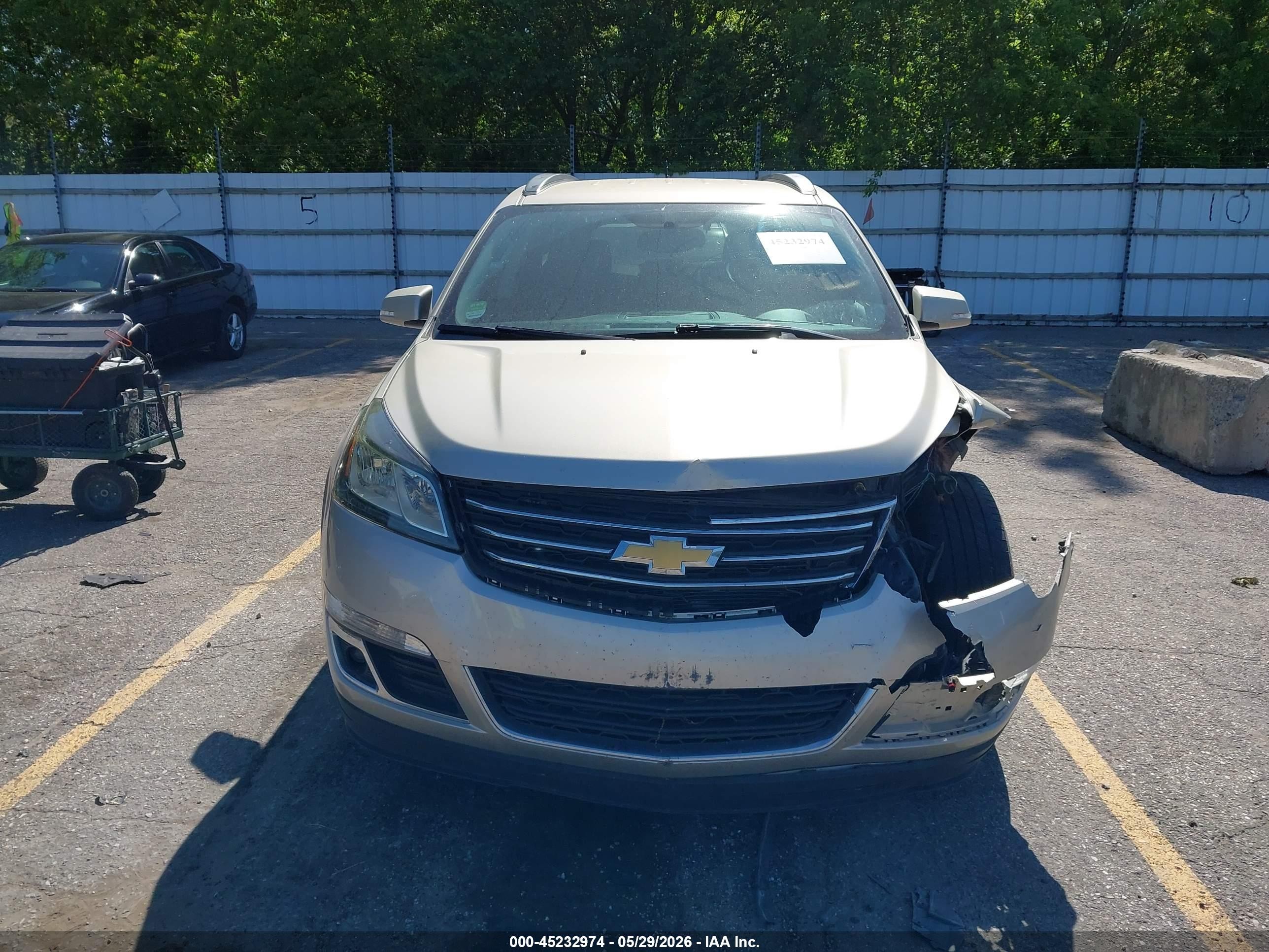 2017 Chevrolet Traverse 1lt Silver vin: 1GNKVGKD2HJ184146