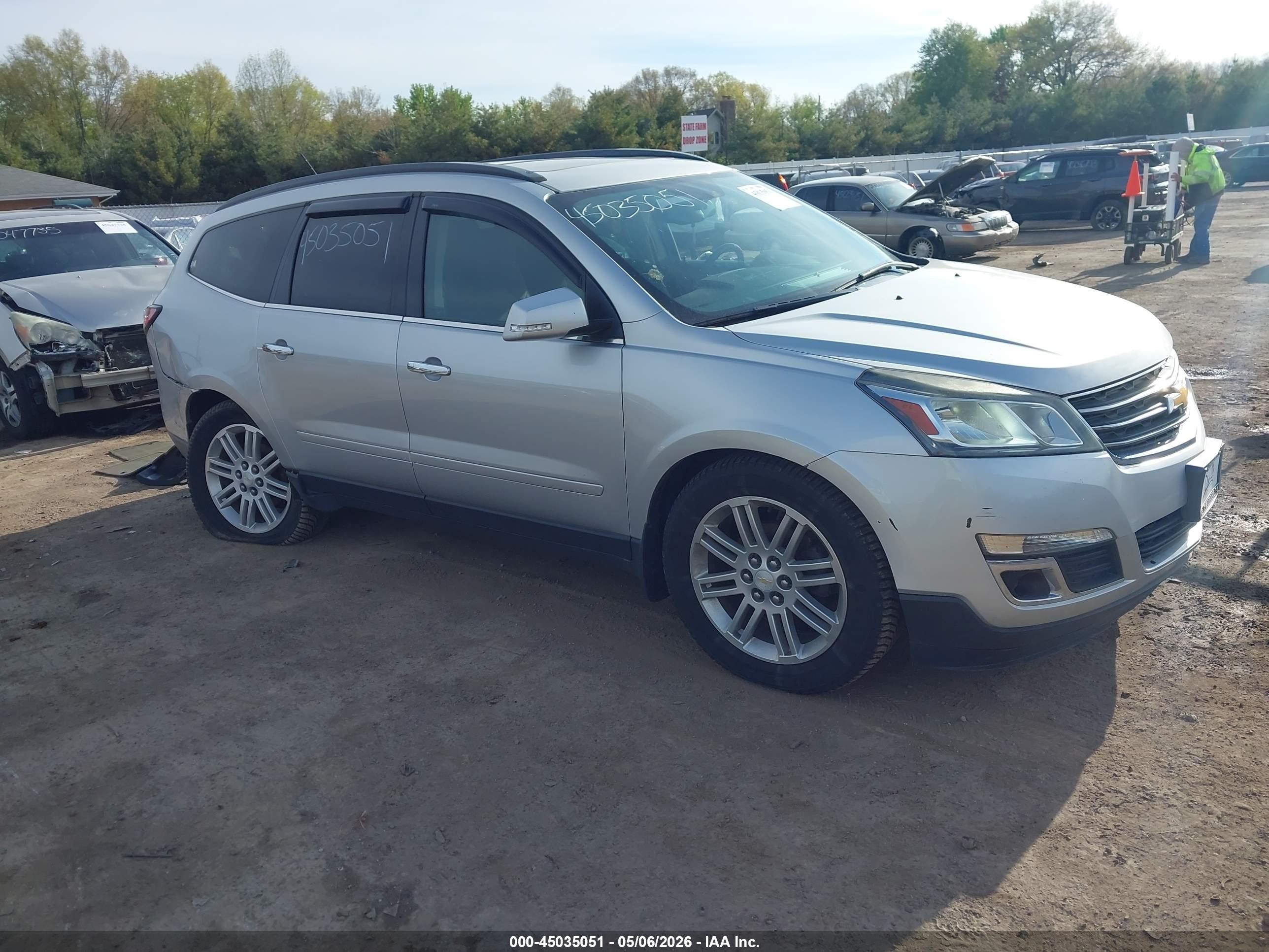 2015 Chevrolet Traverse 1lt Silver vin: 1GNKVGKD3FJ190163