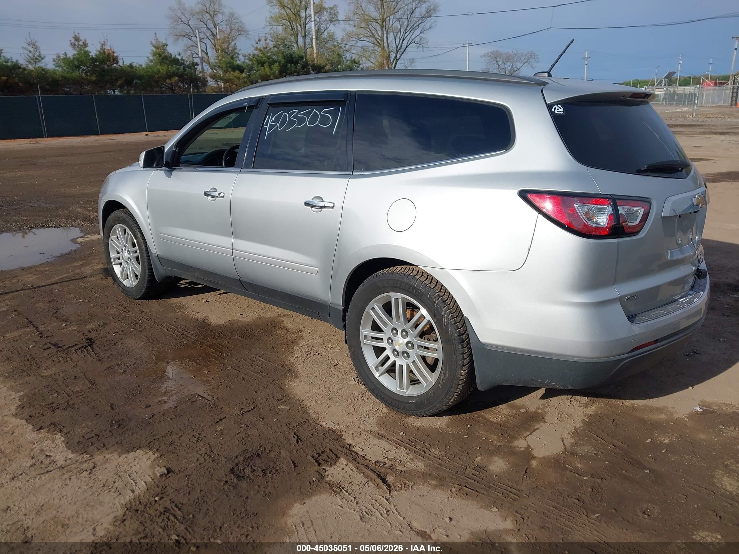 2015 Chevrolet Traverse 1lt Silver vin: 1GNKVGKD3FJ190163