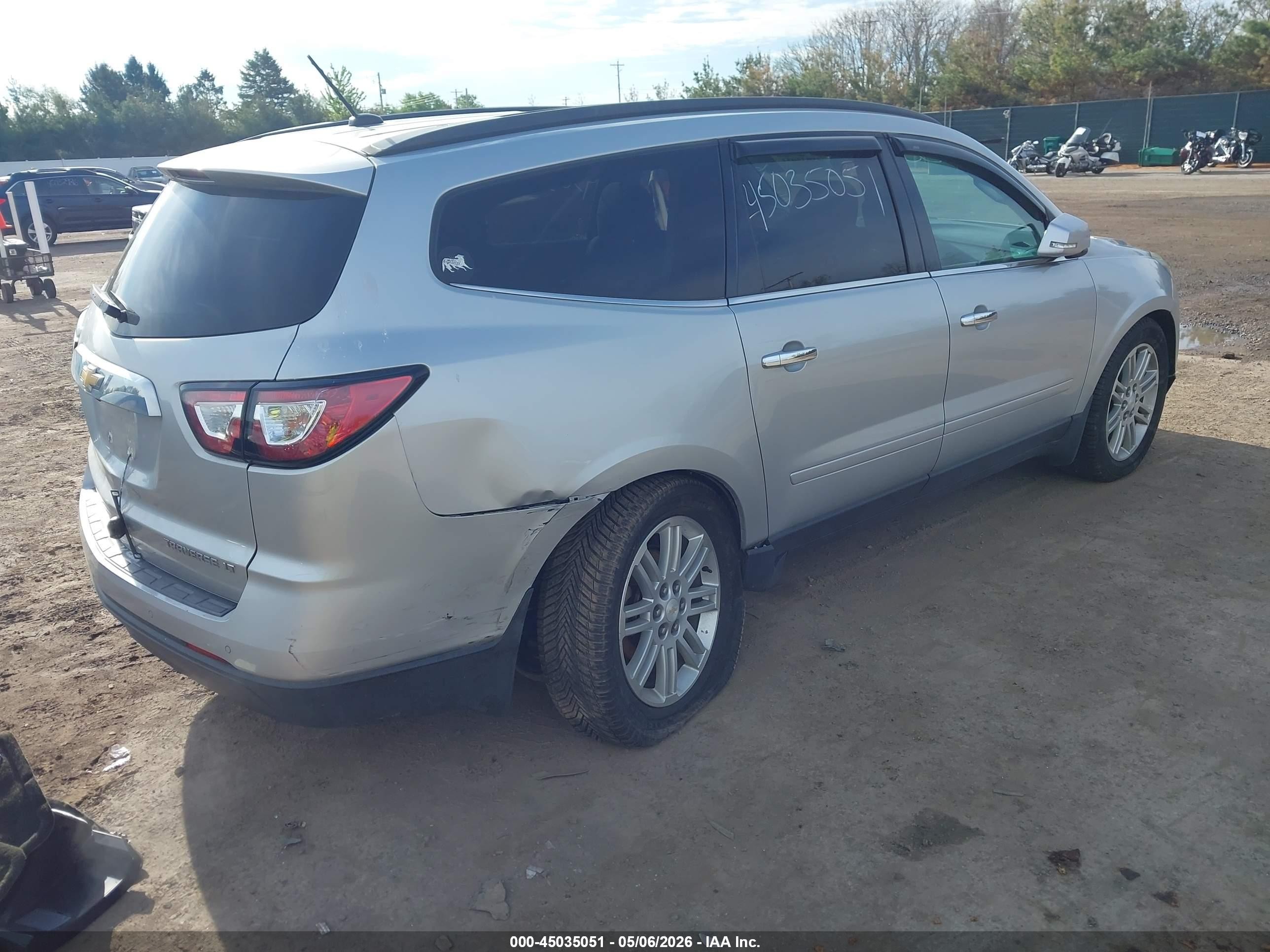 2015 Chevrolet Traverse 1lt Silver vin: 1GNKVGKD3FJ190163