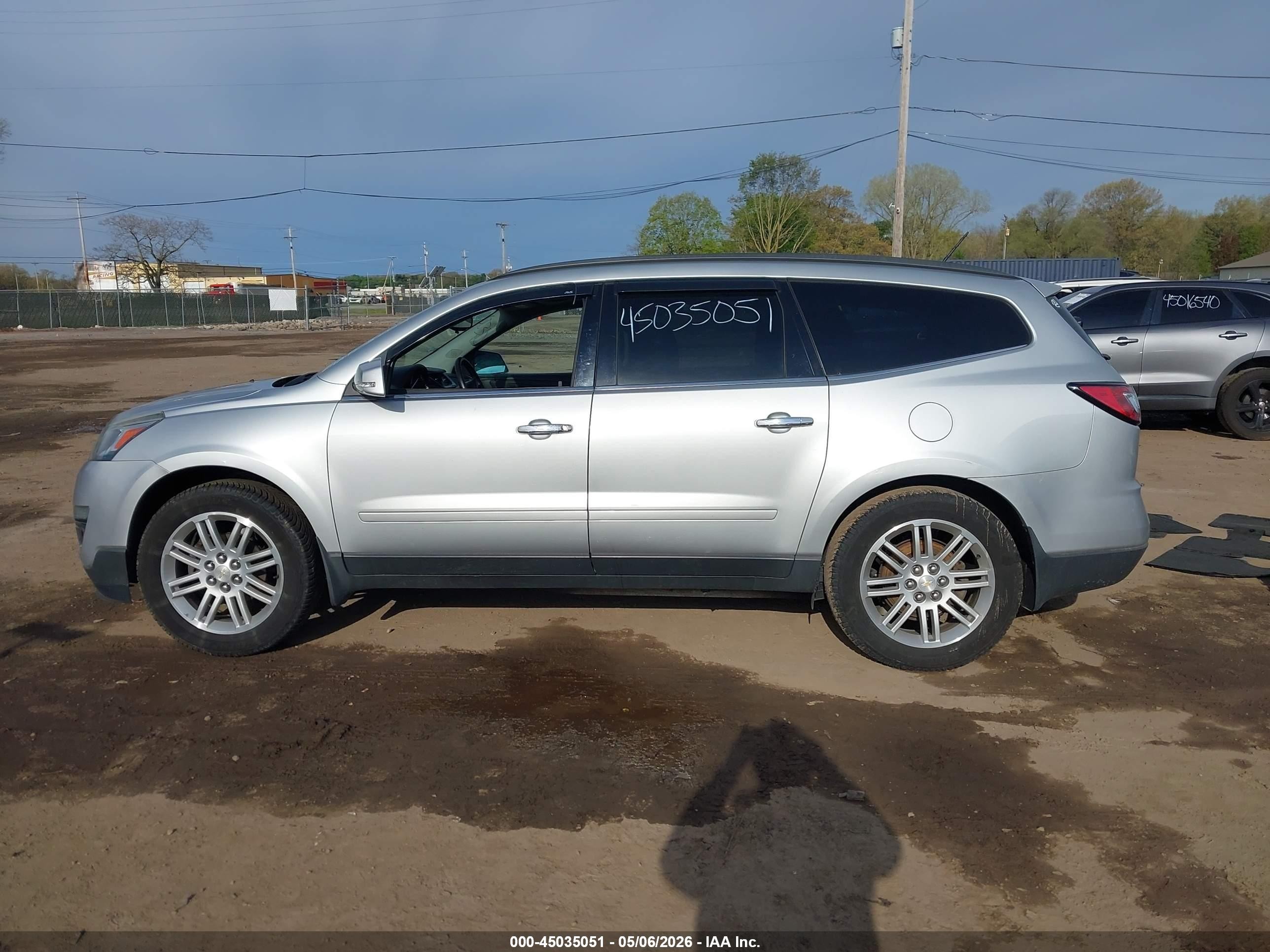 2015 Chevrolet Traverse 1lt Silver vin: 1GNKVGKD3FJ190163