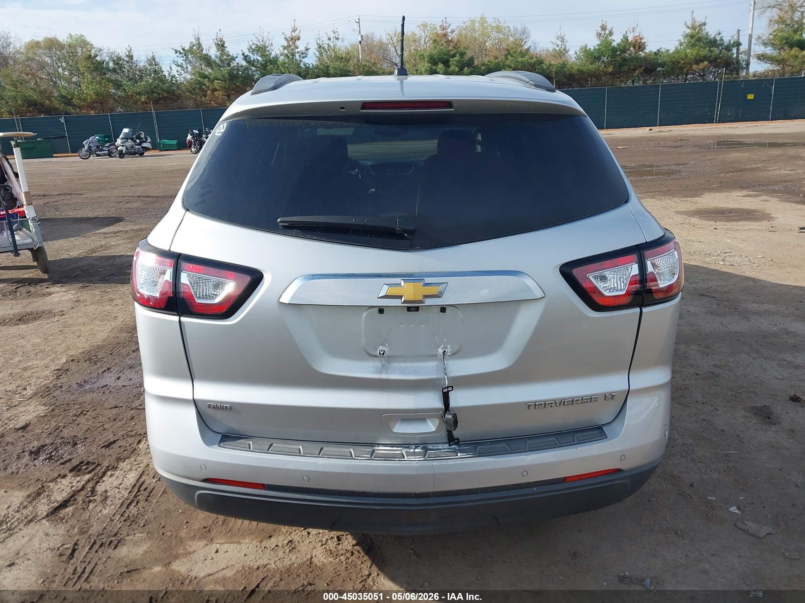 2015 Chevrolet Traverse 1lt Silver vin: 1GNKVGKD3FJ190163