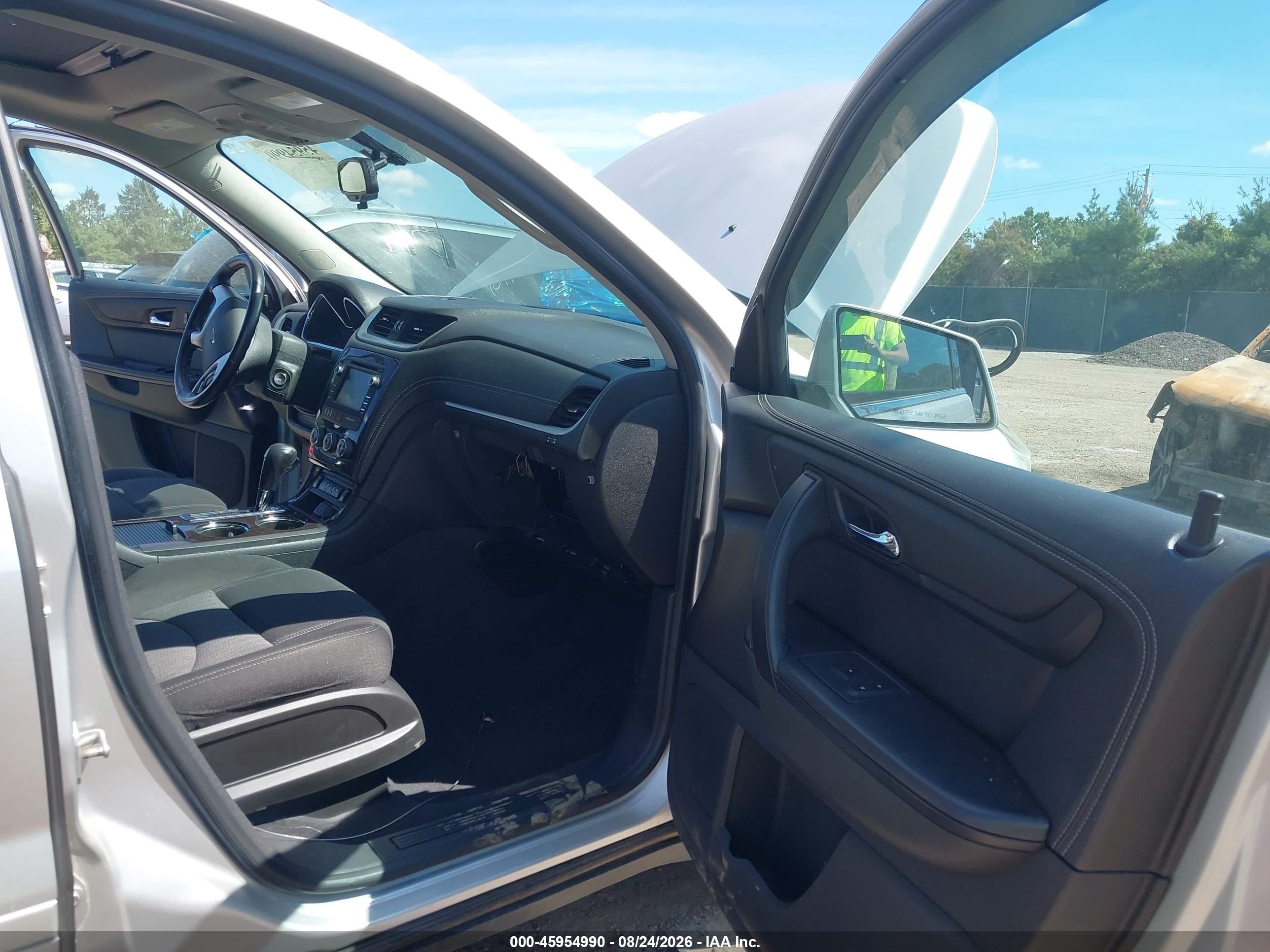 2015 Chevrolet Traverse 1lt Silver vin: 1GNKVGKD3FJ190163
