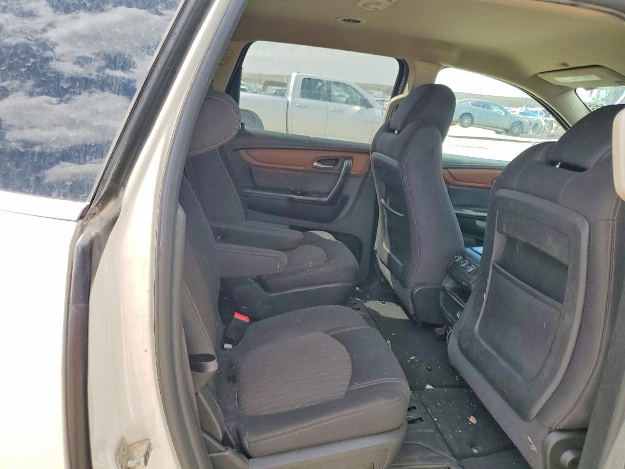 2015 Chevrolet Traverse Lt White vin: 1GNKVGKD3FJ243539