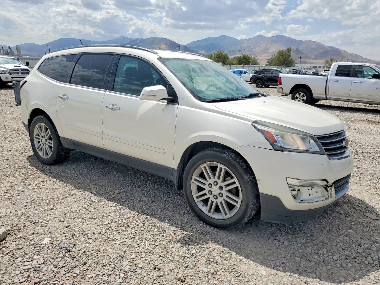 2015 Chevrolet Traverse Lt White vin: 1GNKVGKD3FJ243539