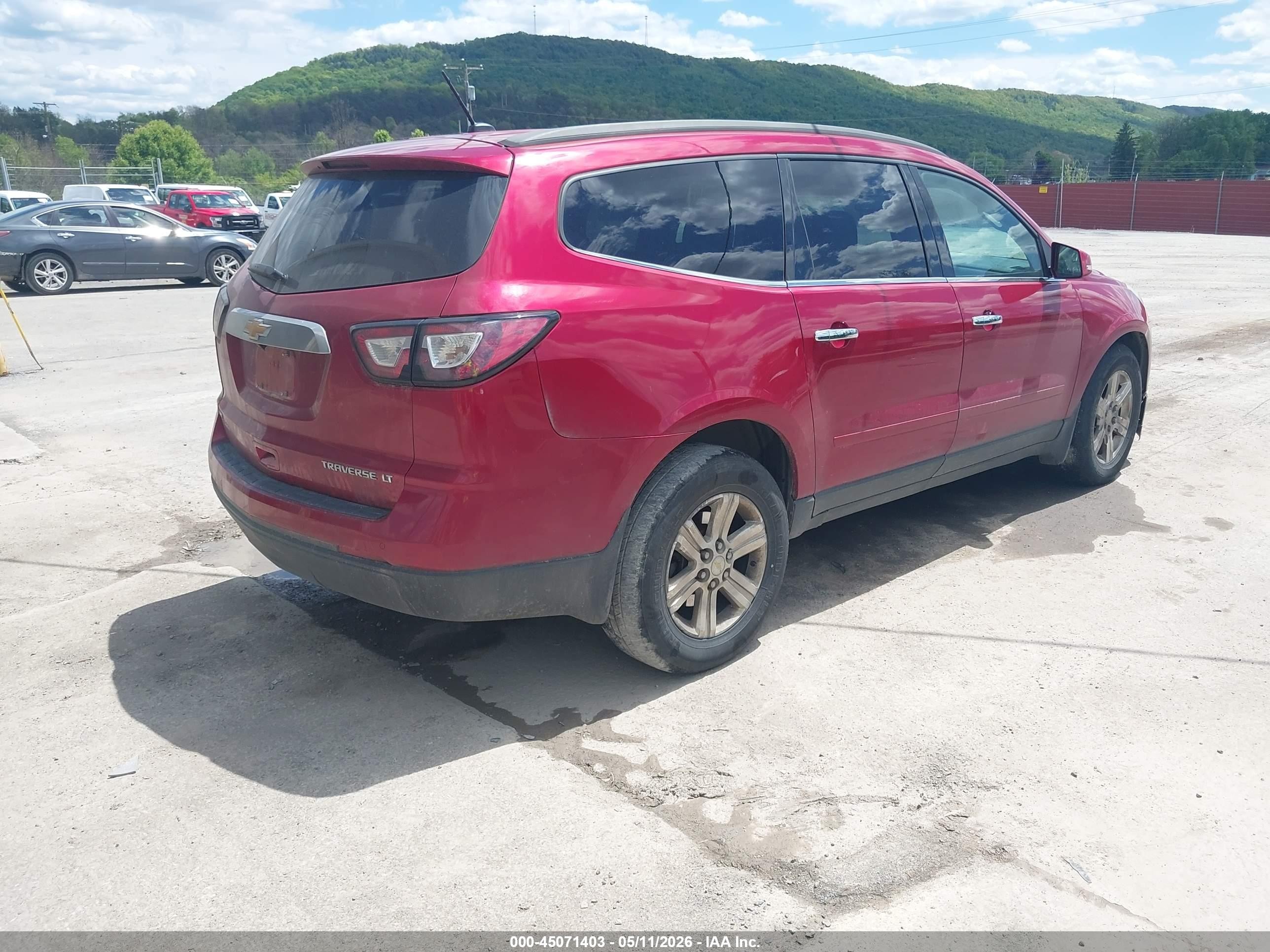 2013 Chevrolet Traverse 1lt Red vin: 1GNKVGKD4DJ147898
