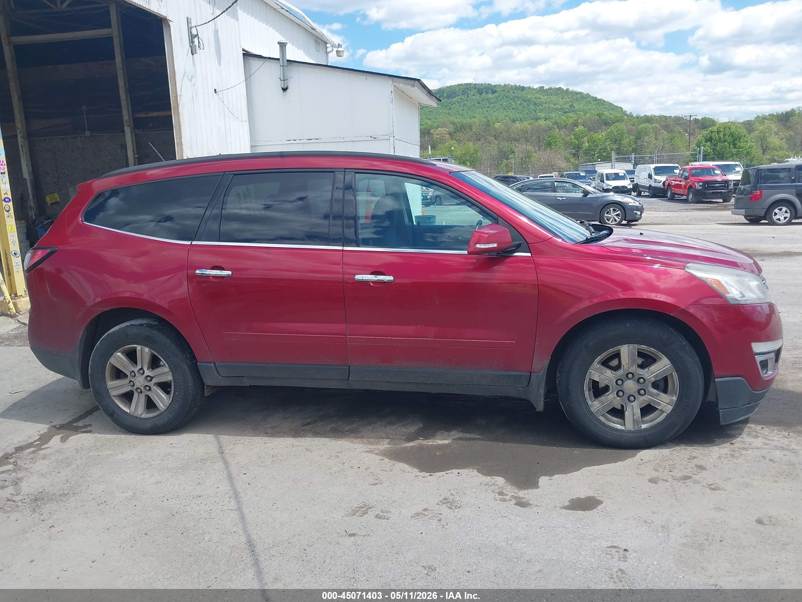 2013 Chevrolet Traverse 1lt Red vin: 1GNKVGKD4DJ147898