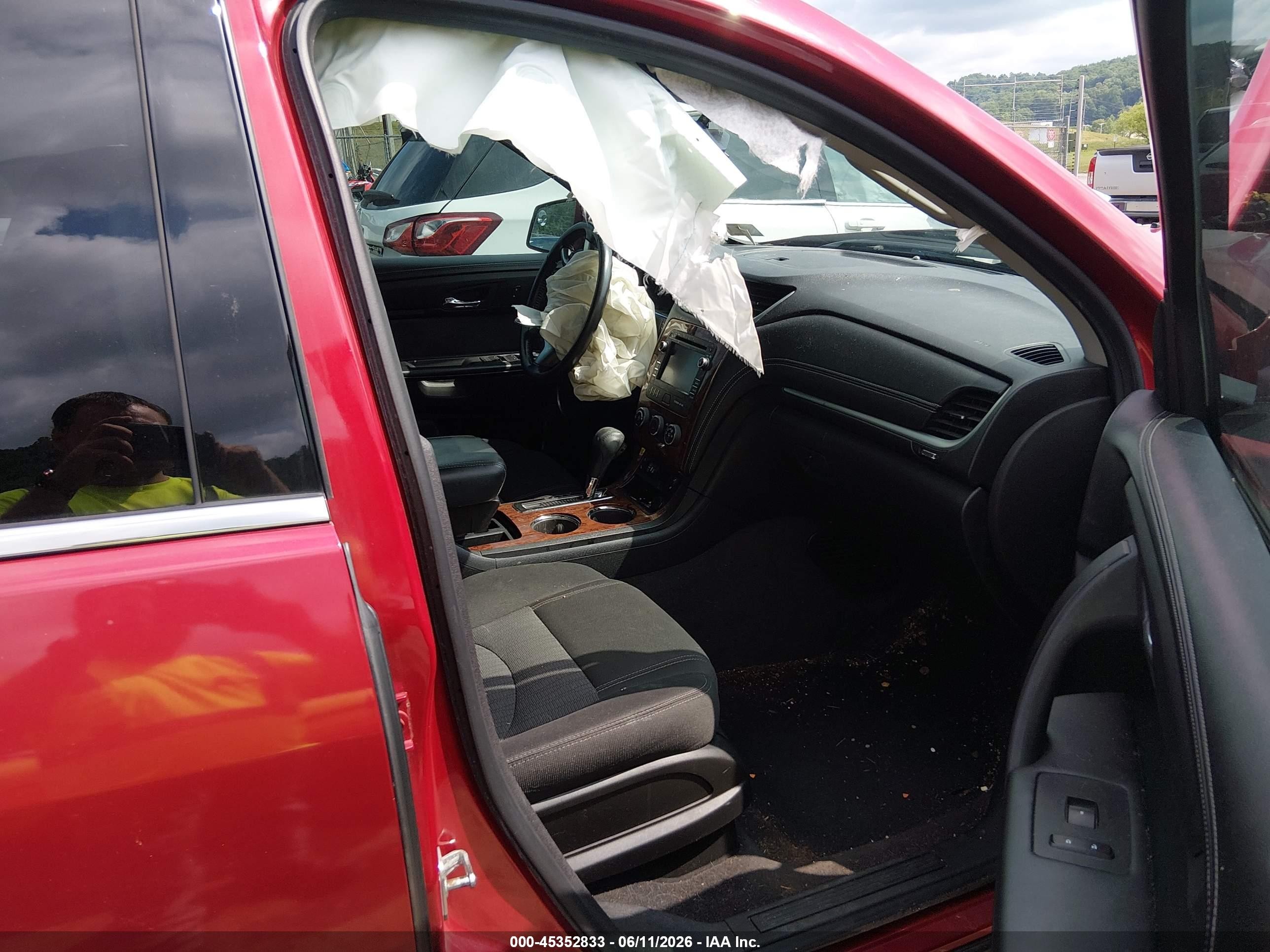 2013 Chevrolet Traverse 1lt Red vin: 1GNKVGKD4DJ195515