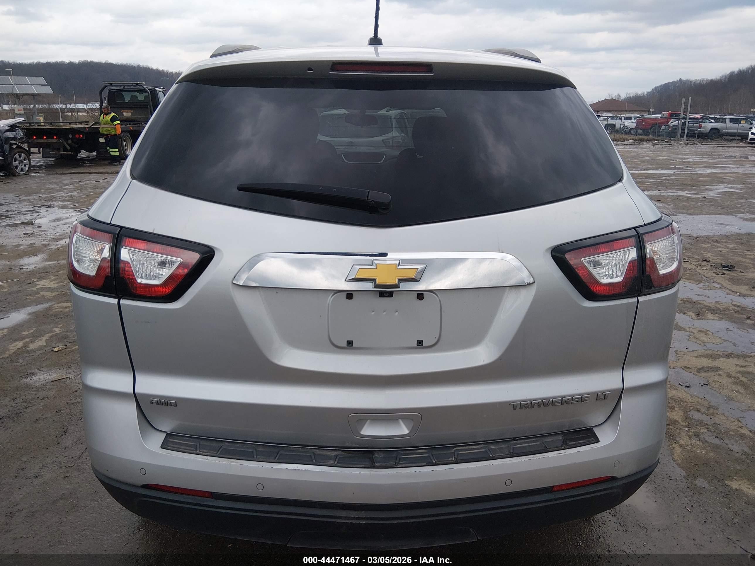 2015 Chevrolet Traverse 1lt Silver vin: 1GNKVGKD4FJ192195