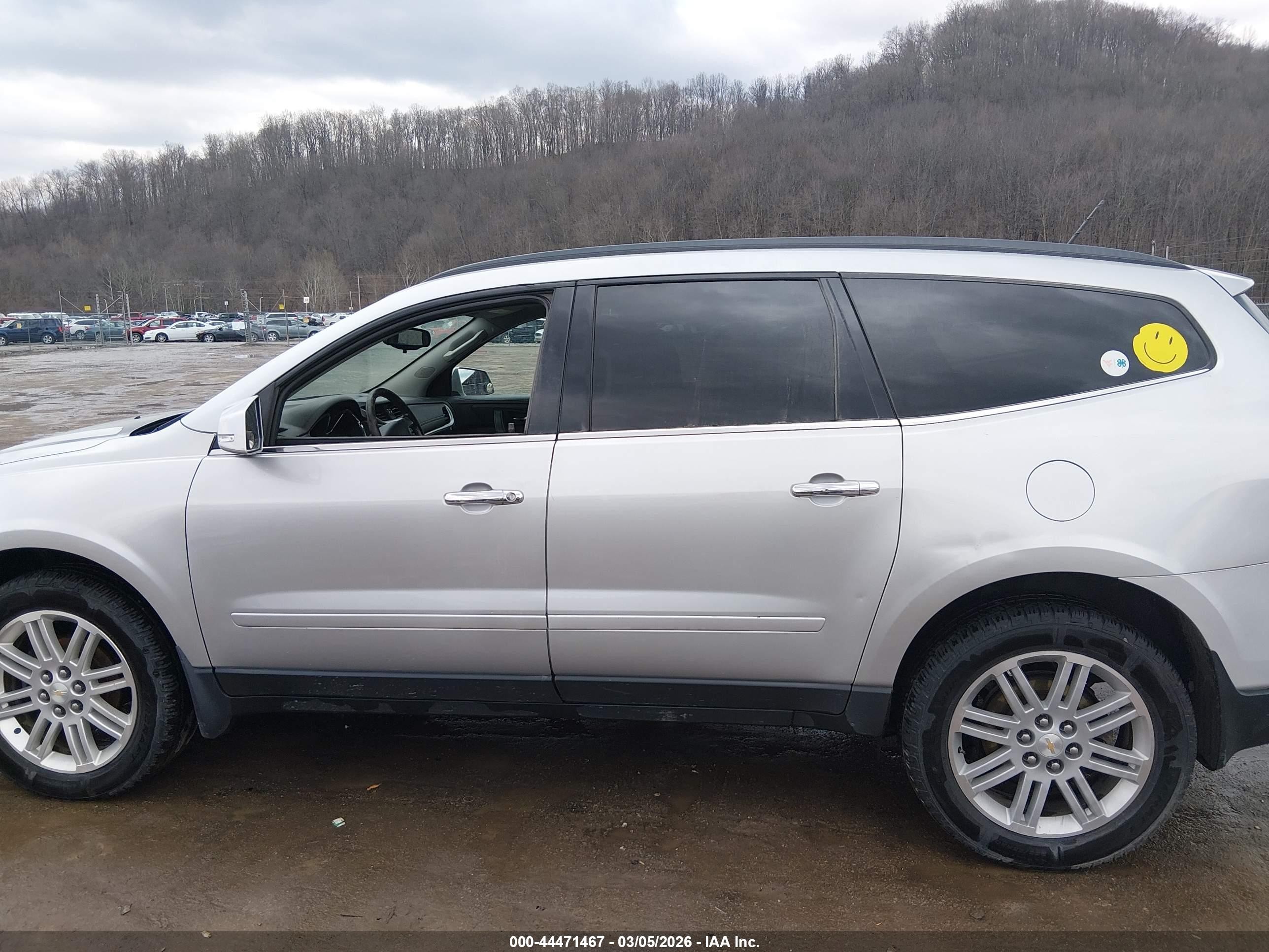 2015 Chevrolet Traverse 1lt Silver vin: 1GNKVGKD4FJ192195