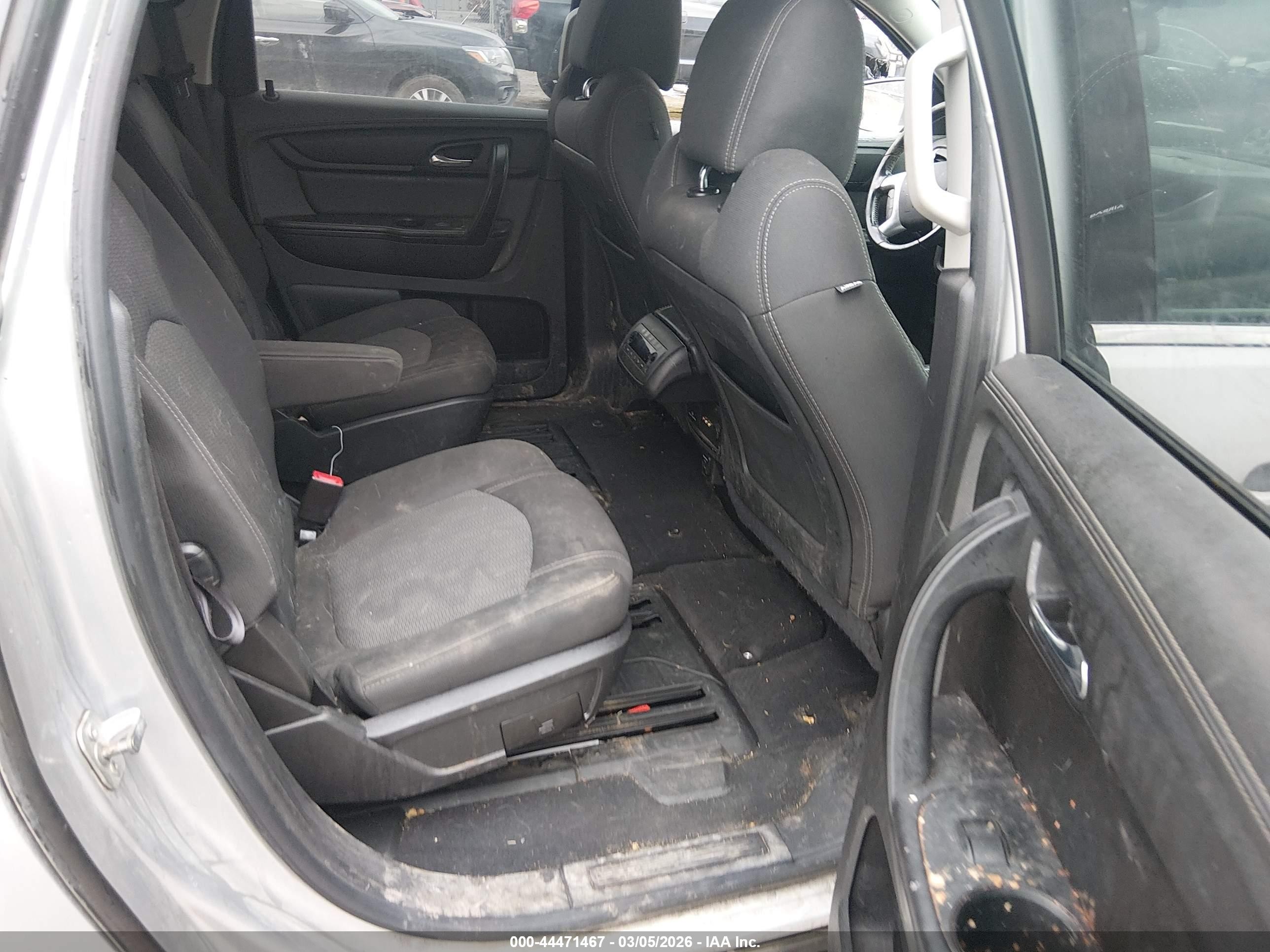 2015 Chevrolet Traverse 1lt Silver vin: 1GNKVGKD4FJ192195