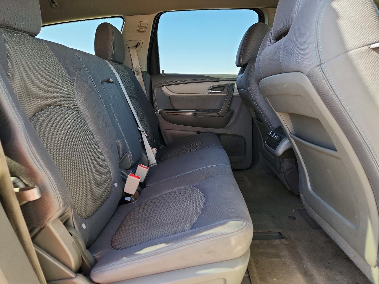 2015 Chevrolet Traverse Lt White vin: 1GNKVGKD5FJ275862