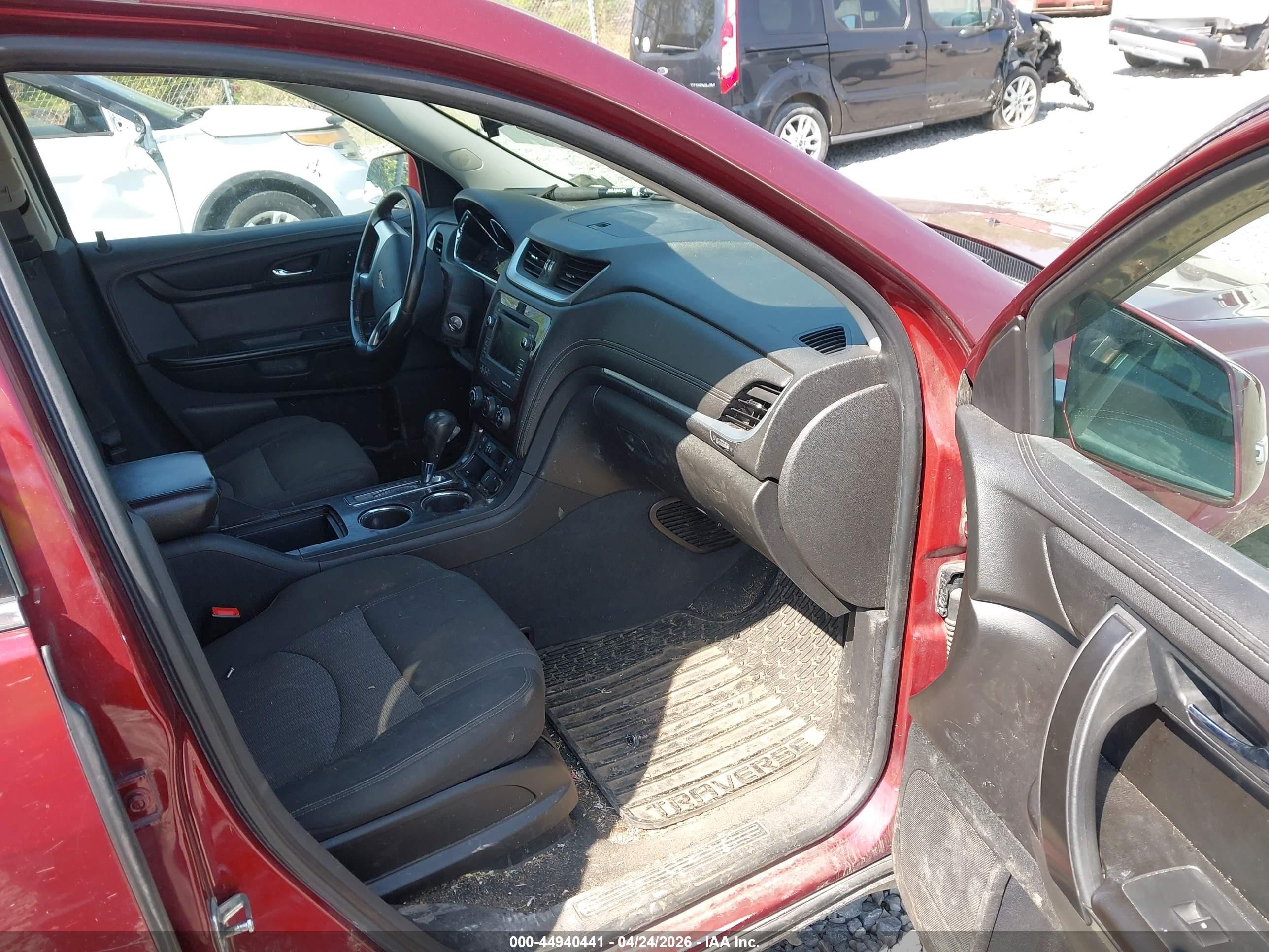 2015 Chevrolet Traverse 1lt Red vin: 1GNKVGKD5FJ379591