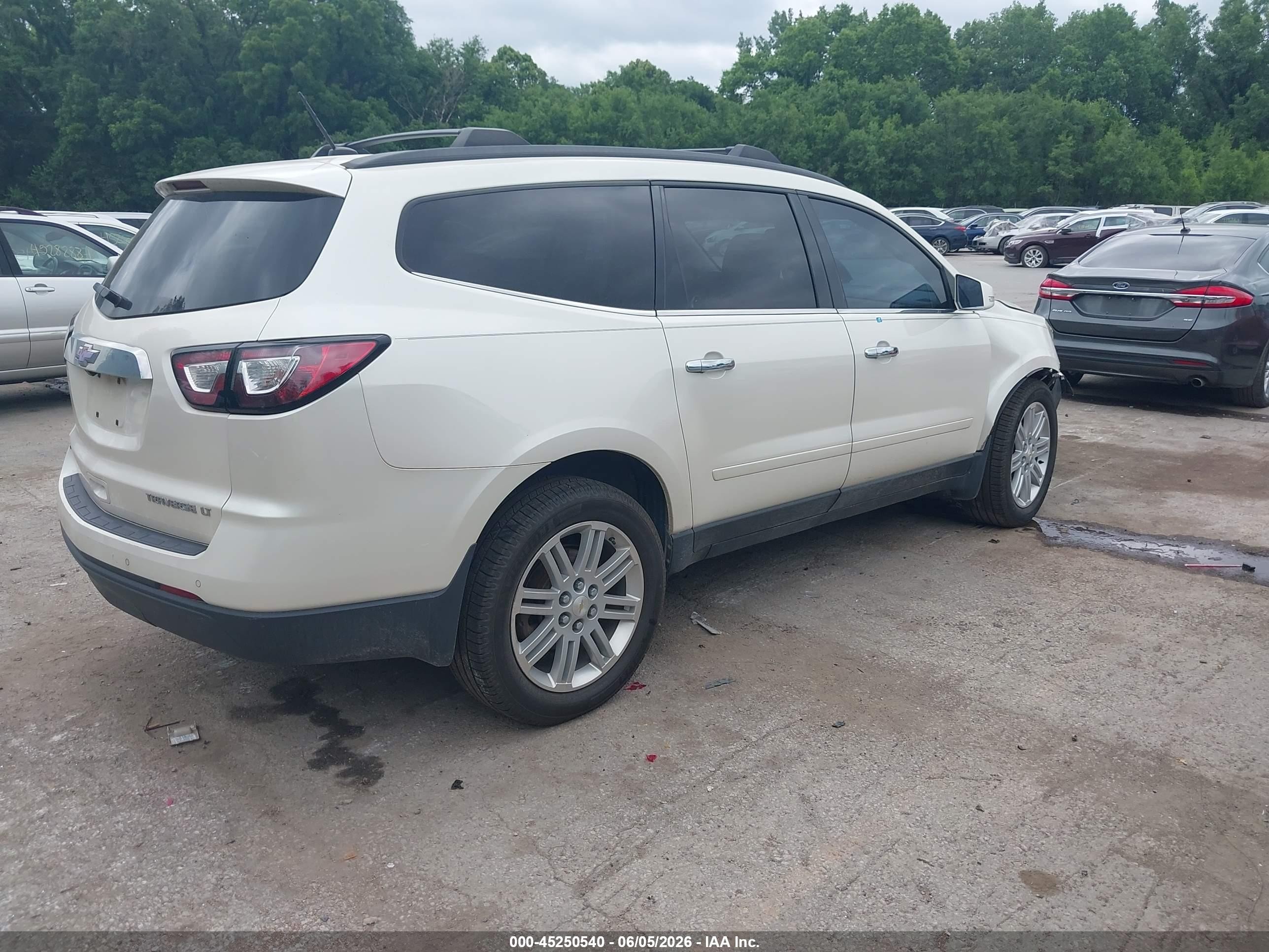 2013 Chevrolet Traverse 1lt White vin: 1GNKVGKD6DJ177632