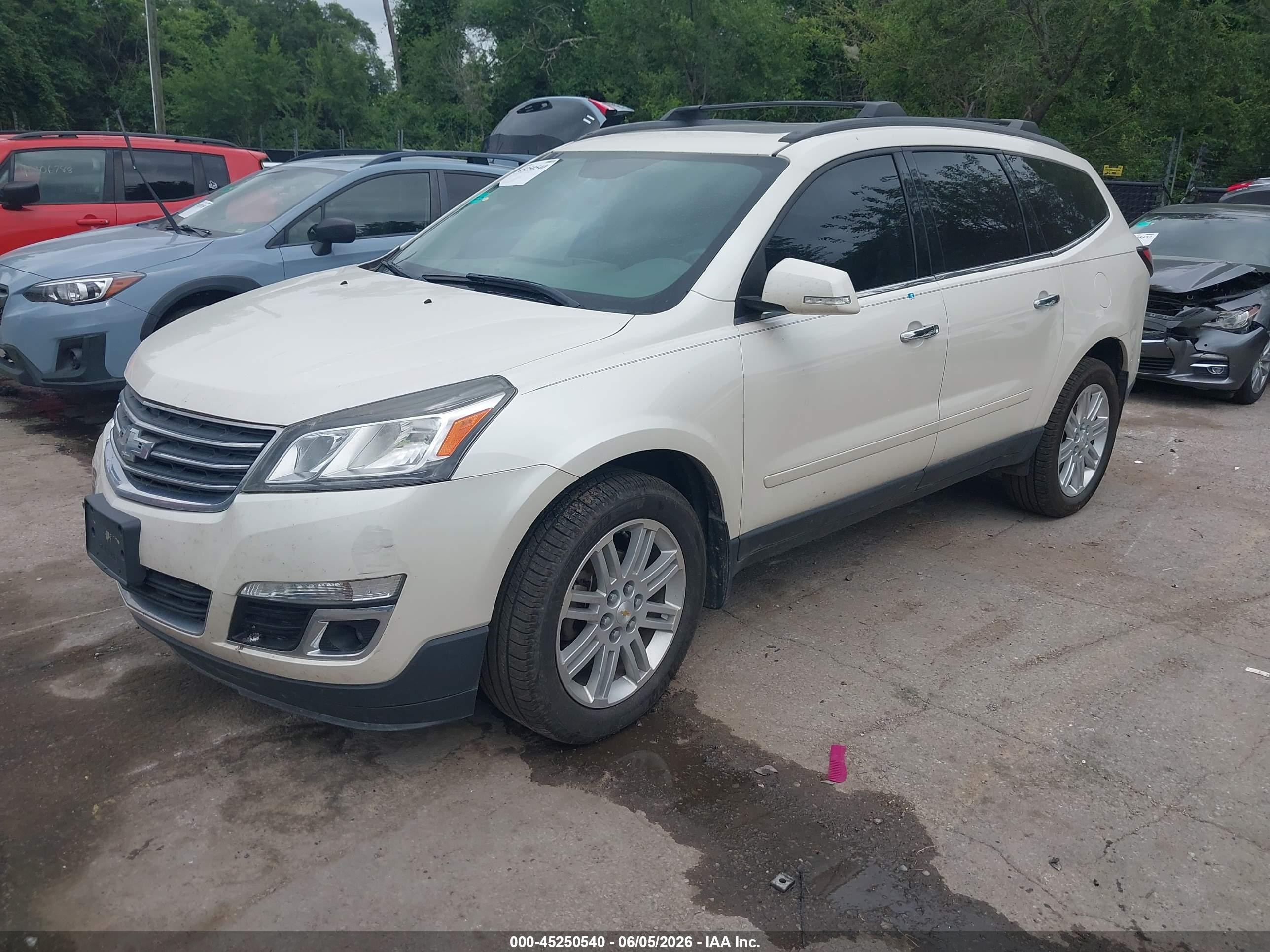 2013 Chevrolet Traverse 1lt White vin: 1GNKVGKD6DJ177632
