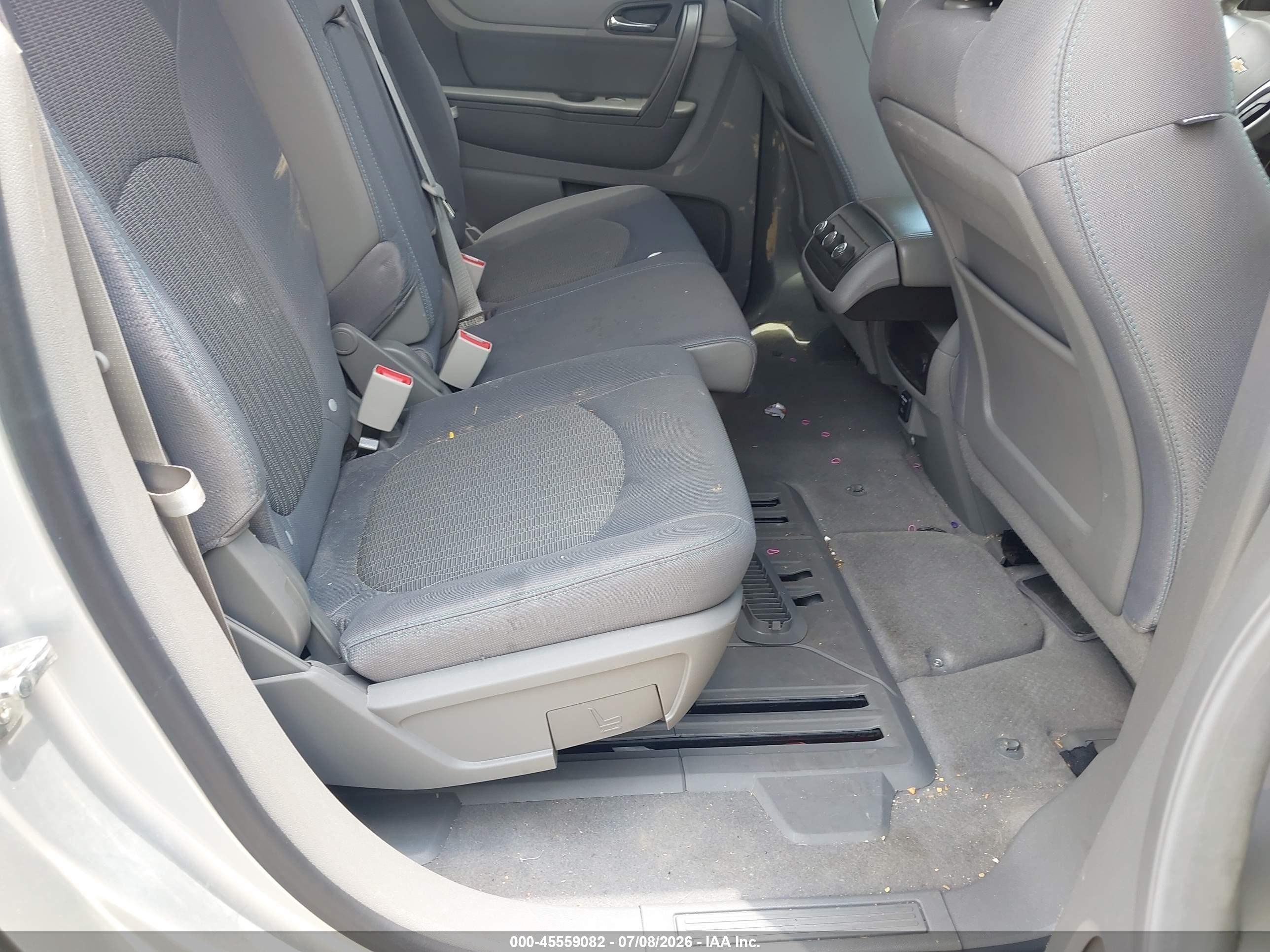 2014 Chevrolet Traverse 1lt Silver vin: 1GNKVGKD6EJ216074