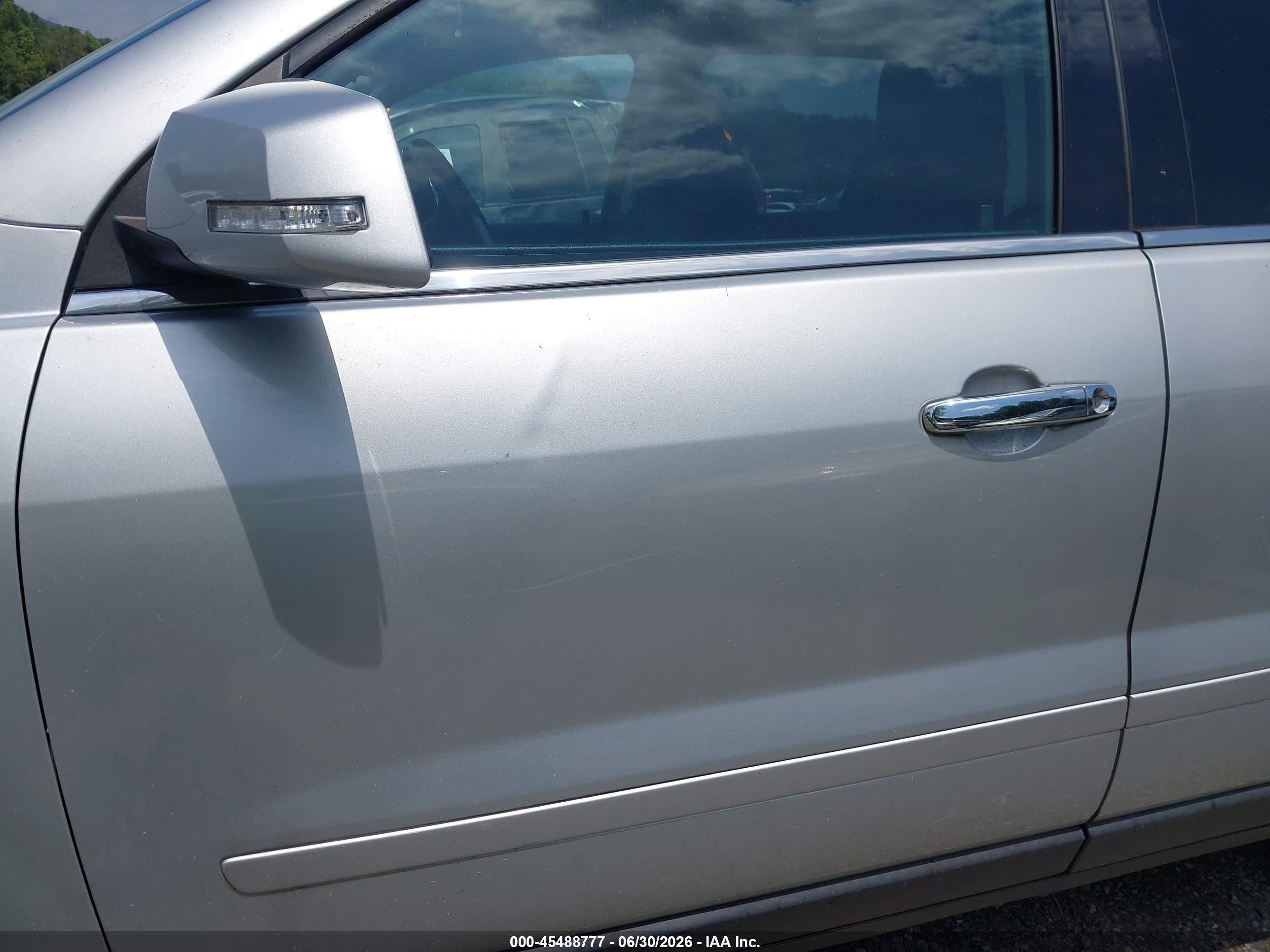 2013 Chevrolet Traverse Lt Серебряный vin: 1GNKVGKD7DJ114913
