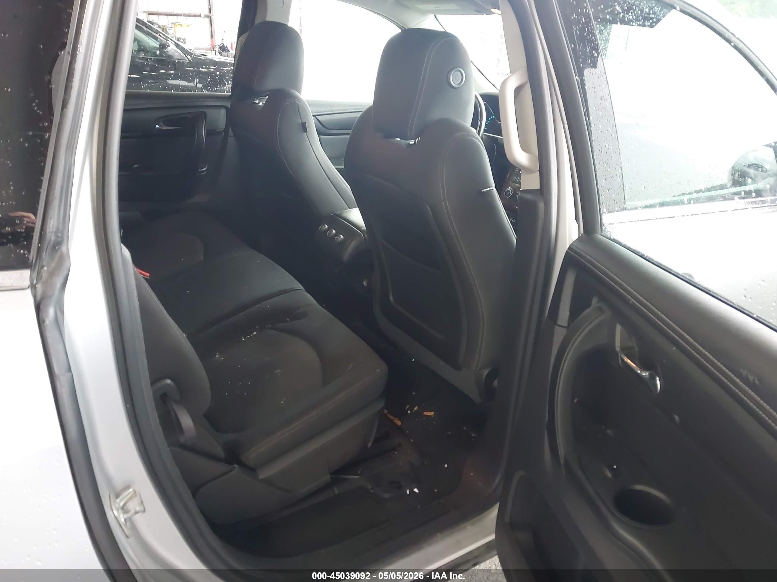 2013 Chevrolet Traverse 1lt Silver vin: 1GNKVGKD7DJ213358