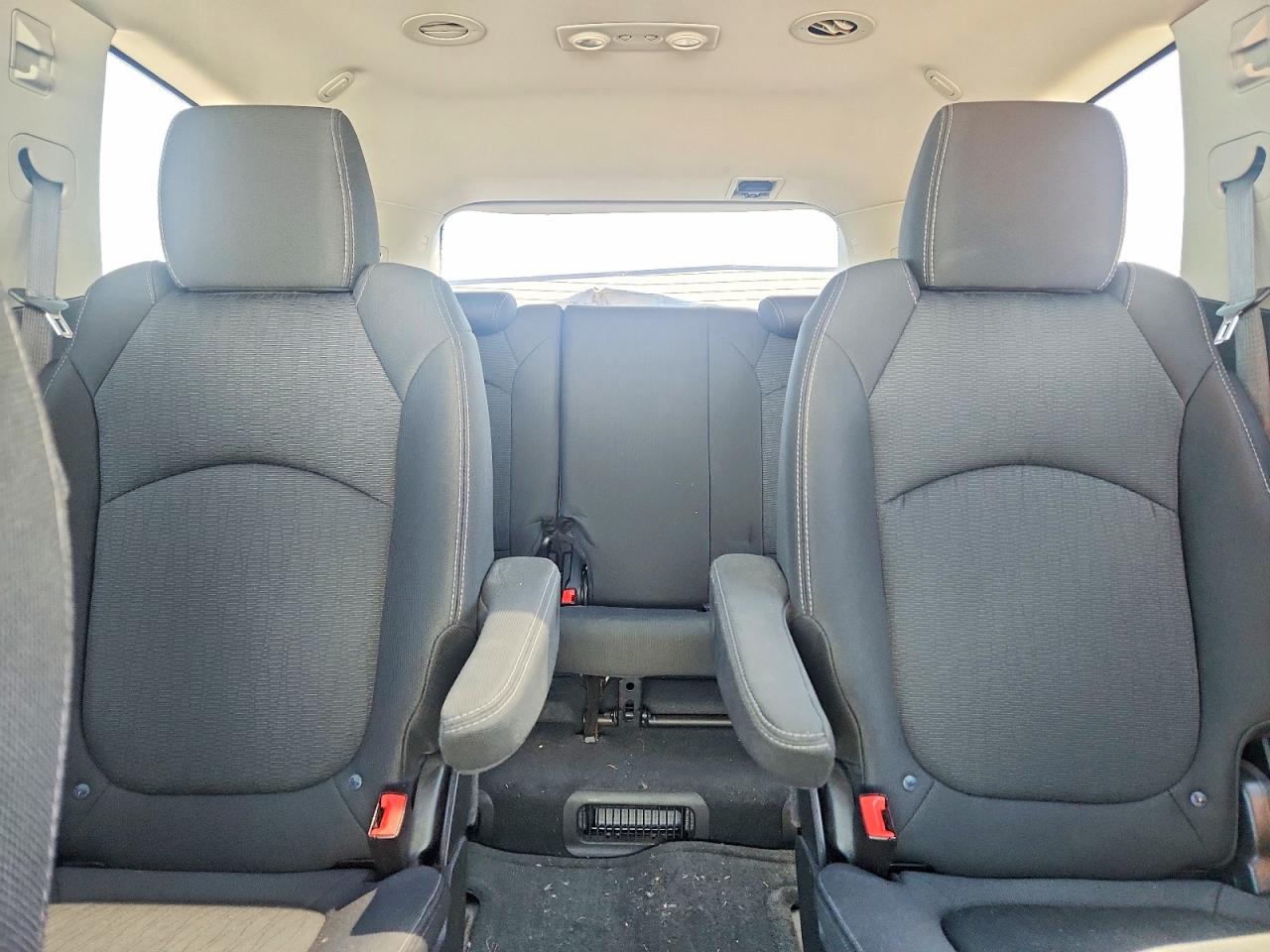 2014 Chevrolet Traverse Lt White vin: 1GNKVGKD7EJ270127