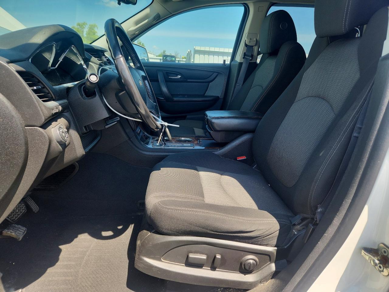 2014 Chevrolet Traverse Lt White vin: 1GNKVGKD7EJ270127