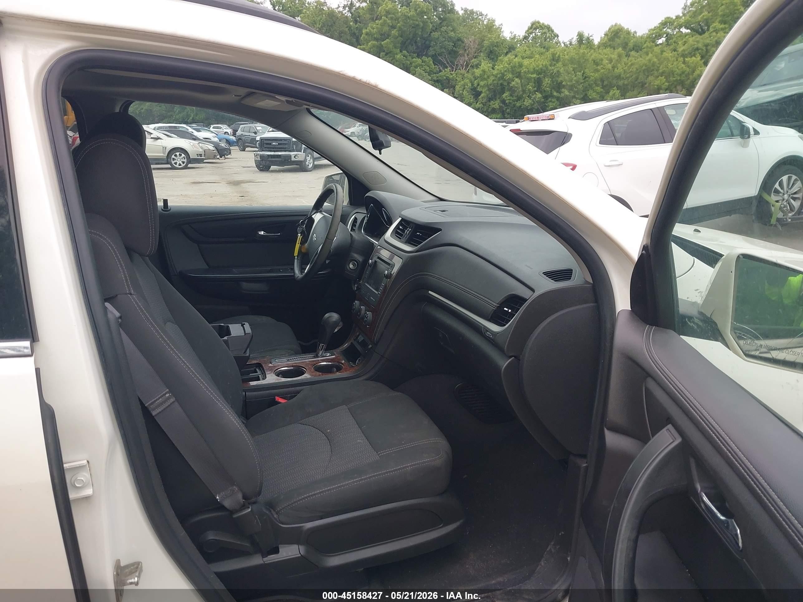 2014 Chevrolet Traverse 1lt White vin: 1GNKVGKD8EJ151616